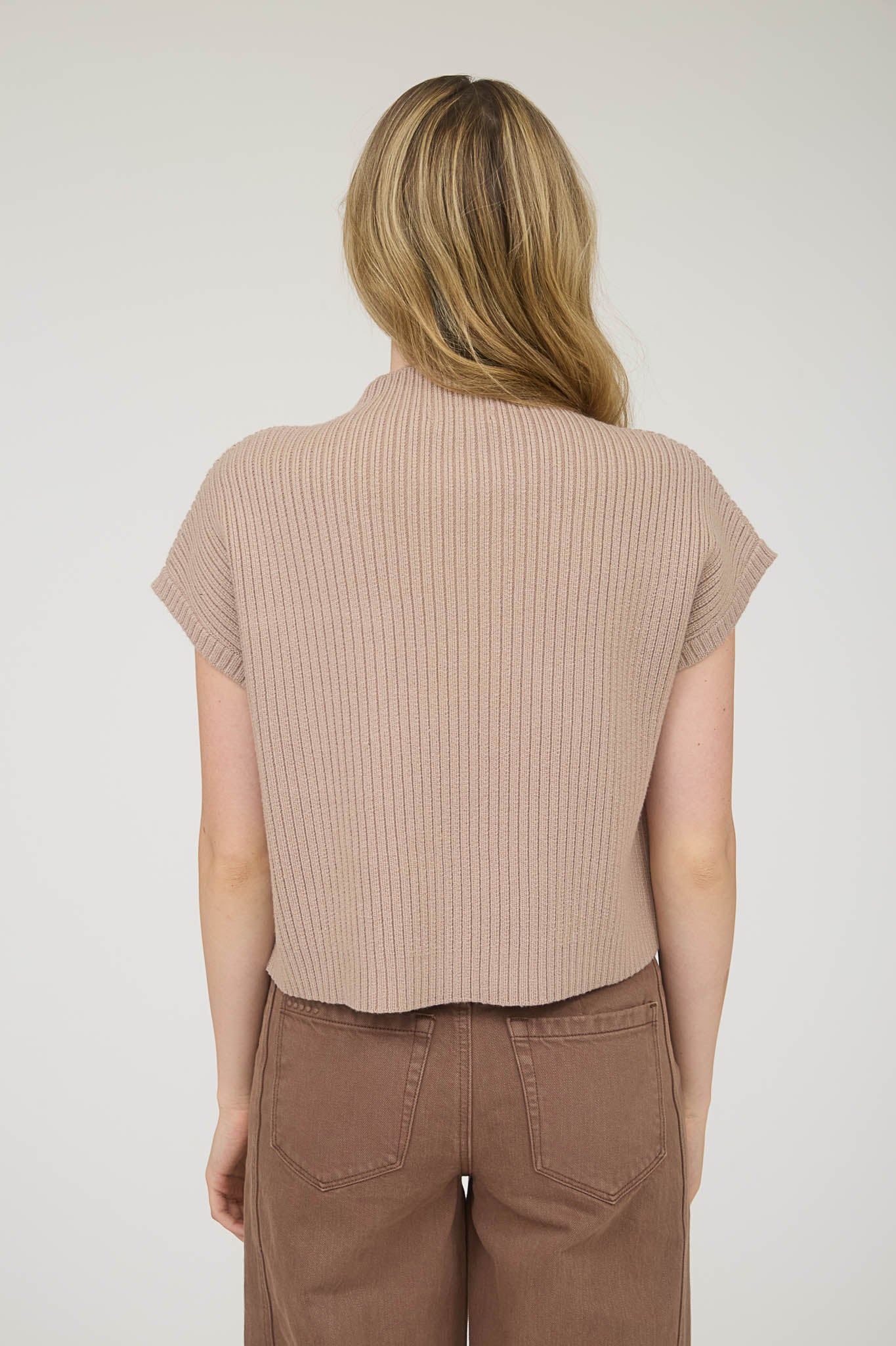 MOCK NECK POCKET DETAIL SHORT SLEEVE KNIT SWEATER