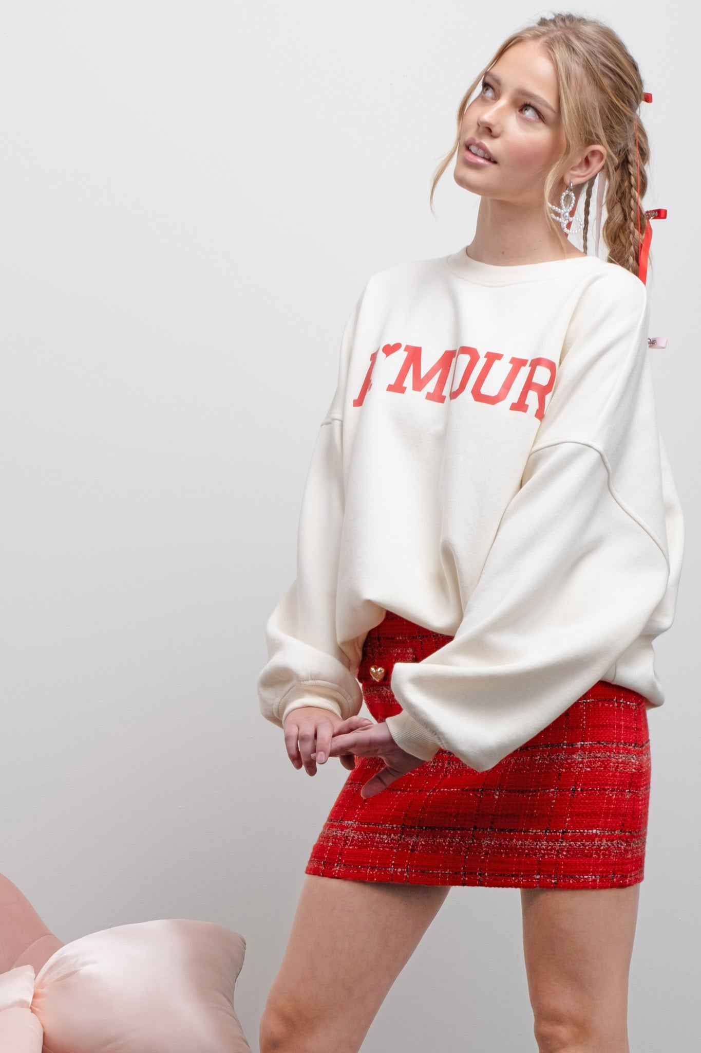 AMOUR GRAPHIC CREW NECK SWEATSHIRT (PRE-ORDER)