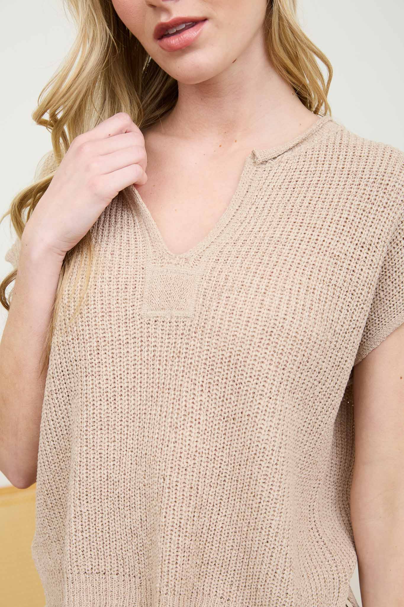 SPLIT NECK SHORT SLEEVE KNIT PULLOVER