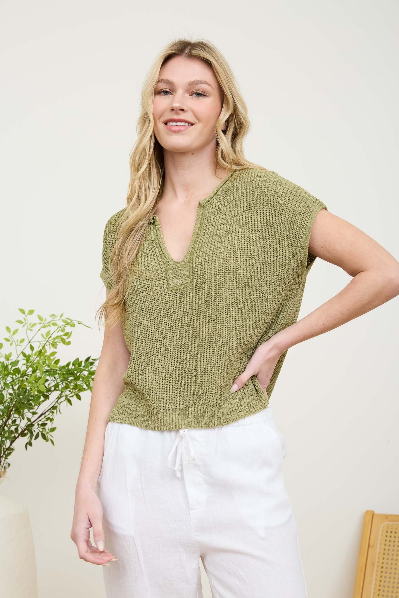 SPLIT NECK SHORT SLEEVE KNIT PULLOVER