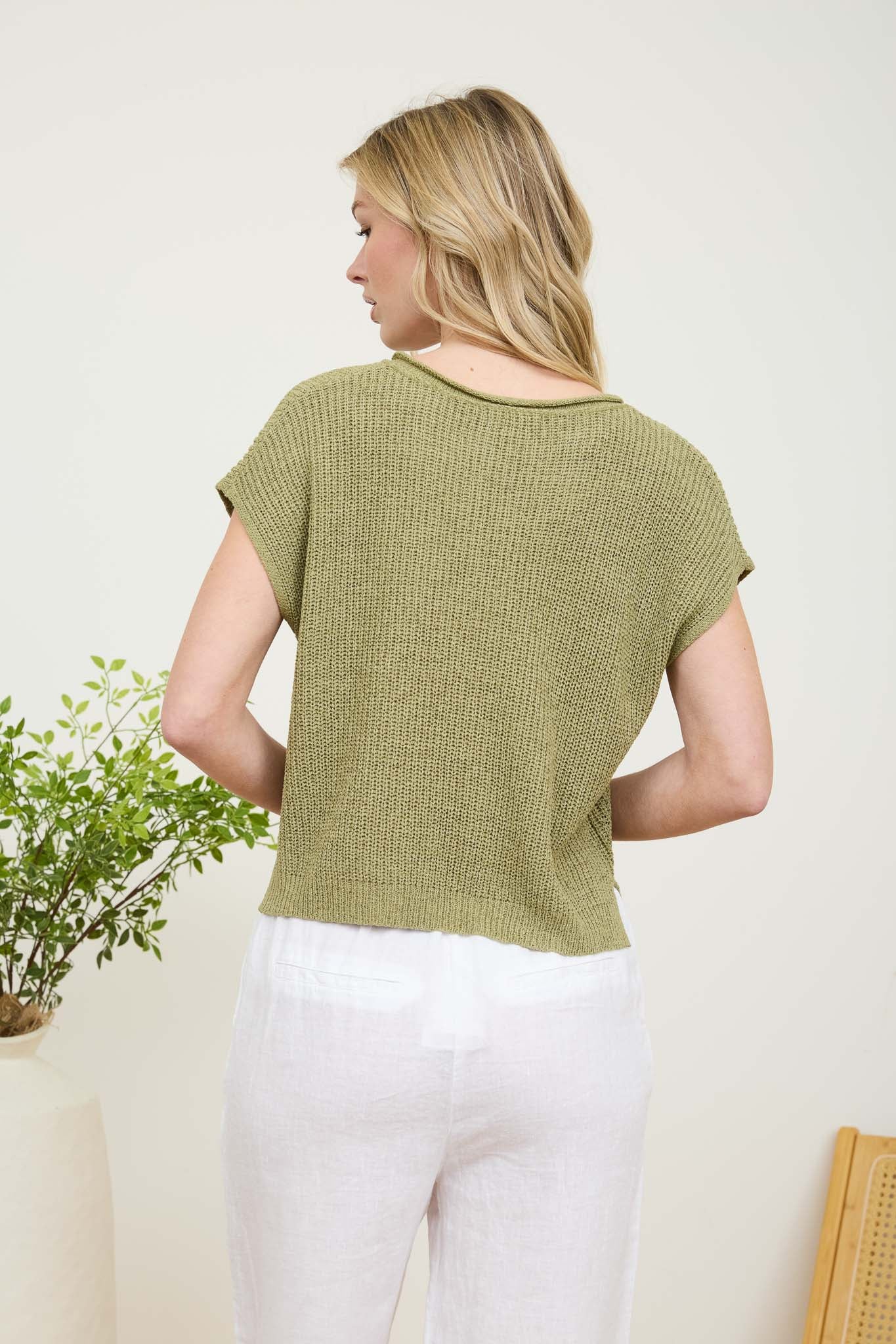 SPLIT NECK SHORT SLEEVE KNIT PULLOVER