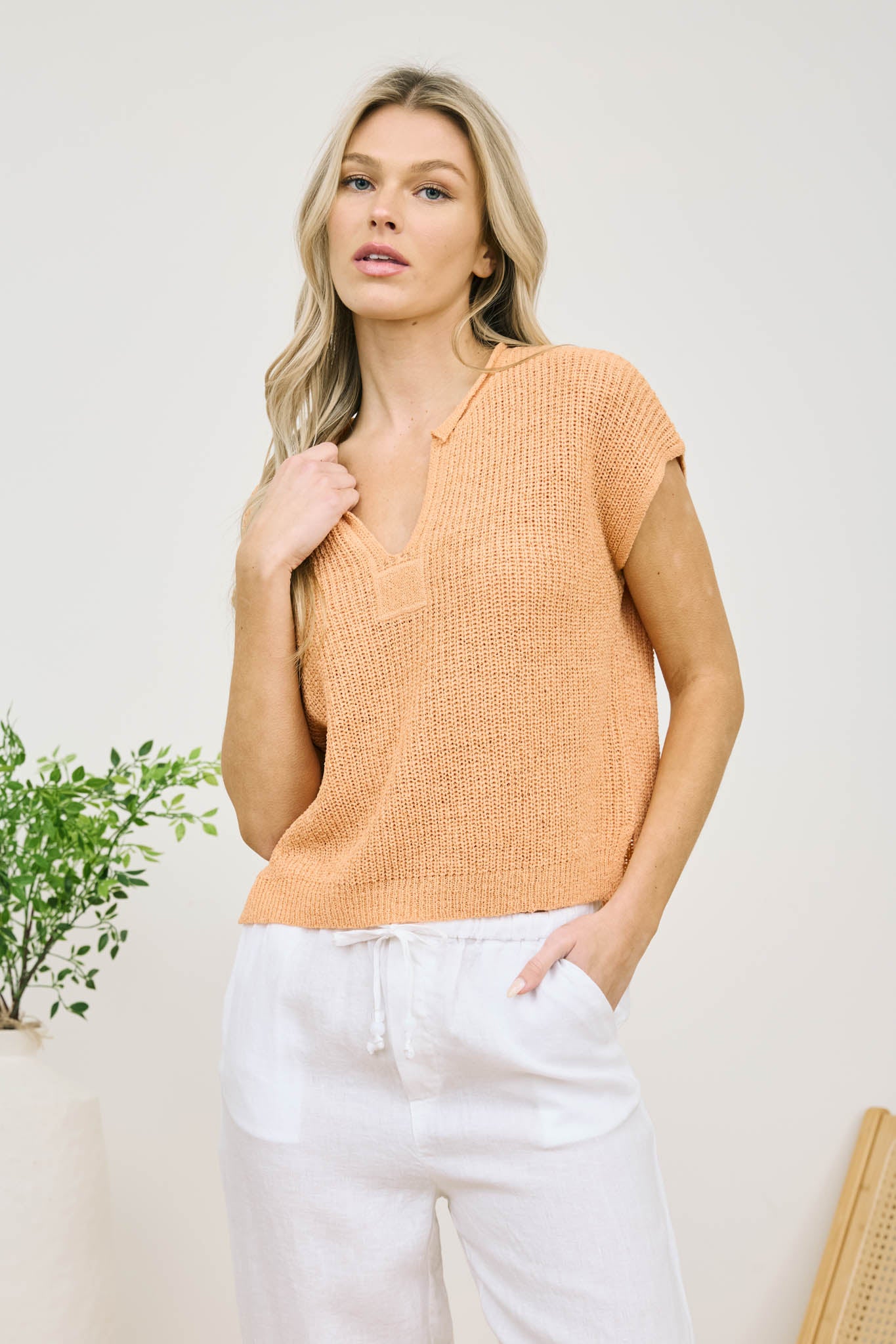 SPLIT NECK SHORT SLEEVE KNIT PULLOVER