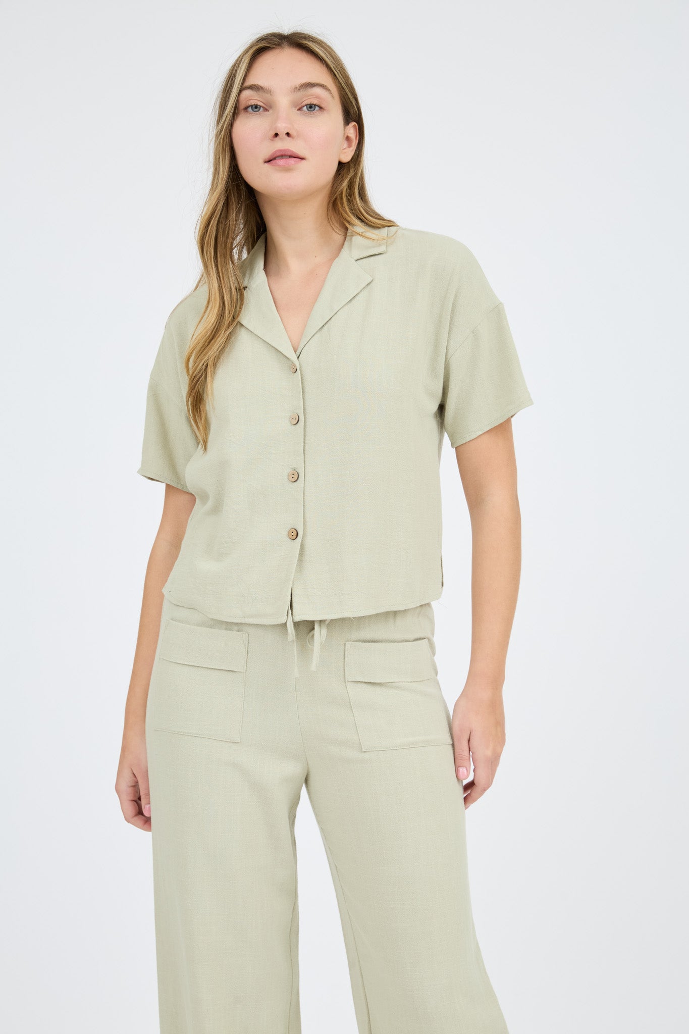 COLLARED BUTTON DOWN SHORT SLEEVE LINEN TOP