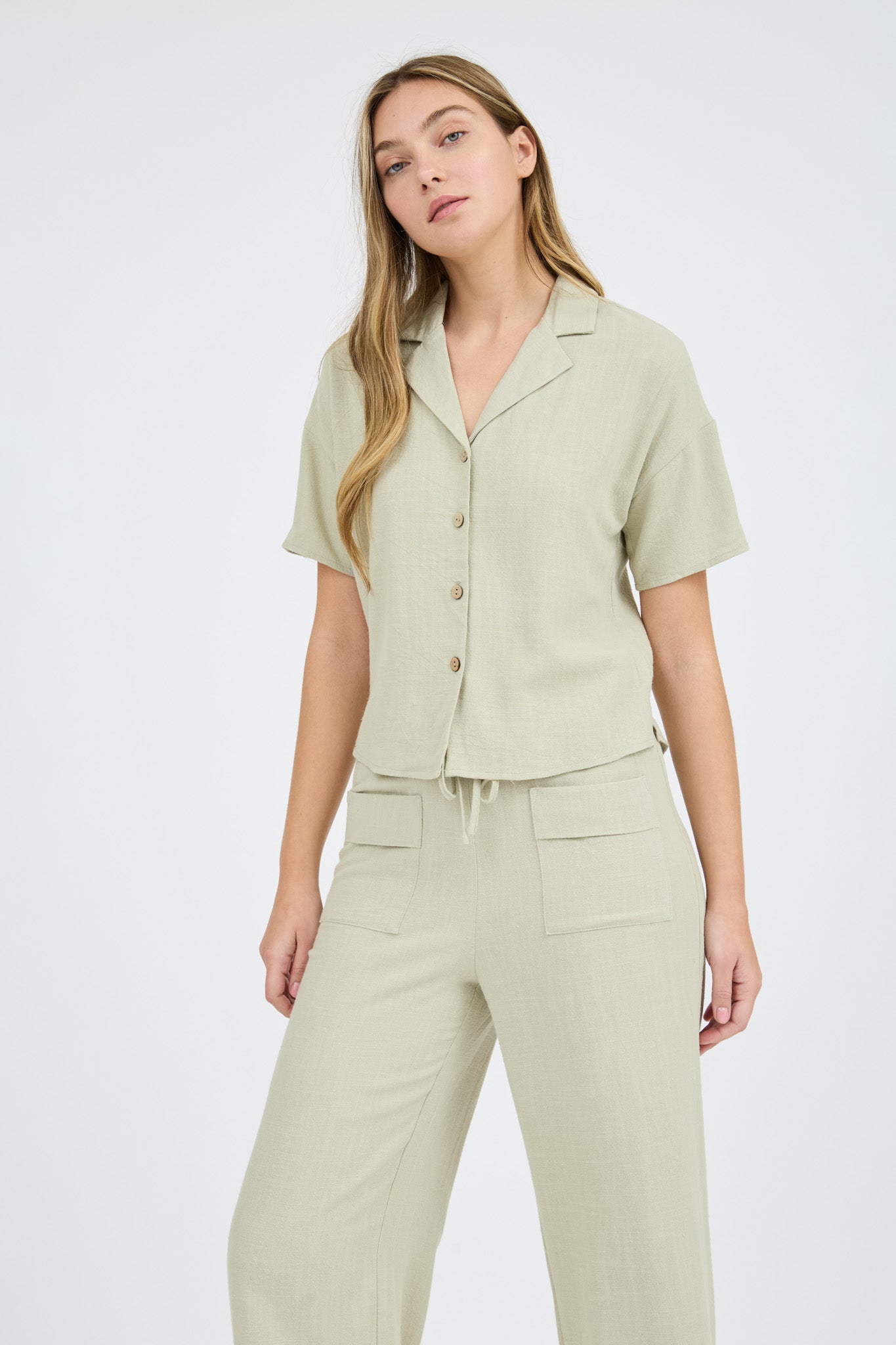 COLLARED BUTTON DOWN SHORT SLEEVE LINEN TOP