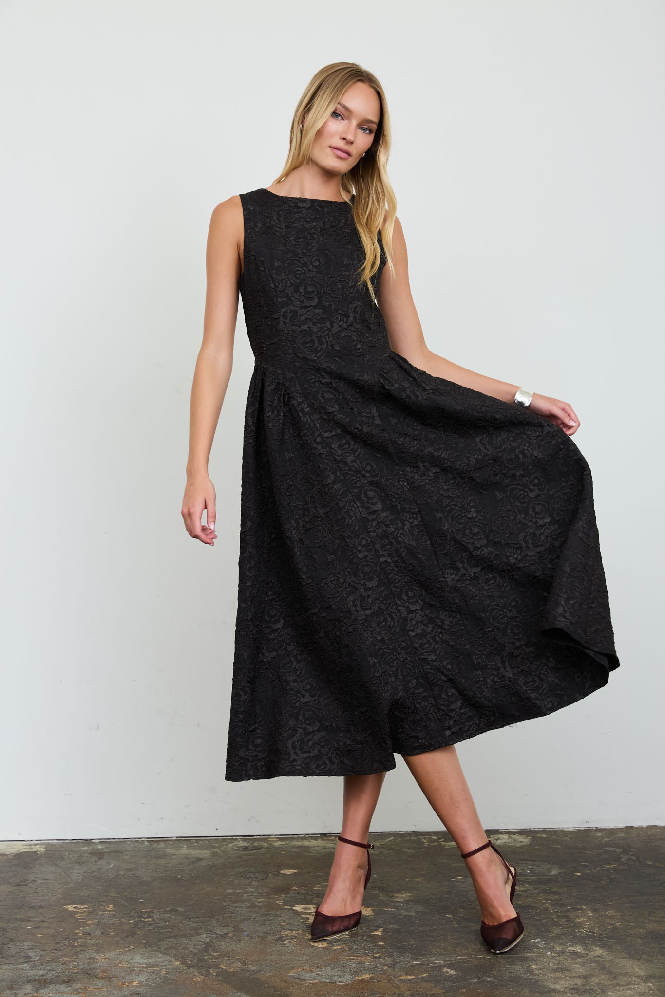 TEXTURED FLORAL JACQUARD BOAT NECK MIDI DRESS
