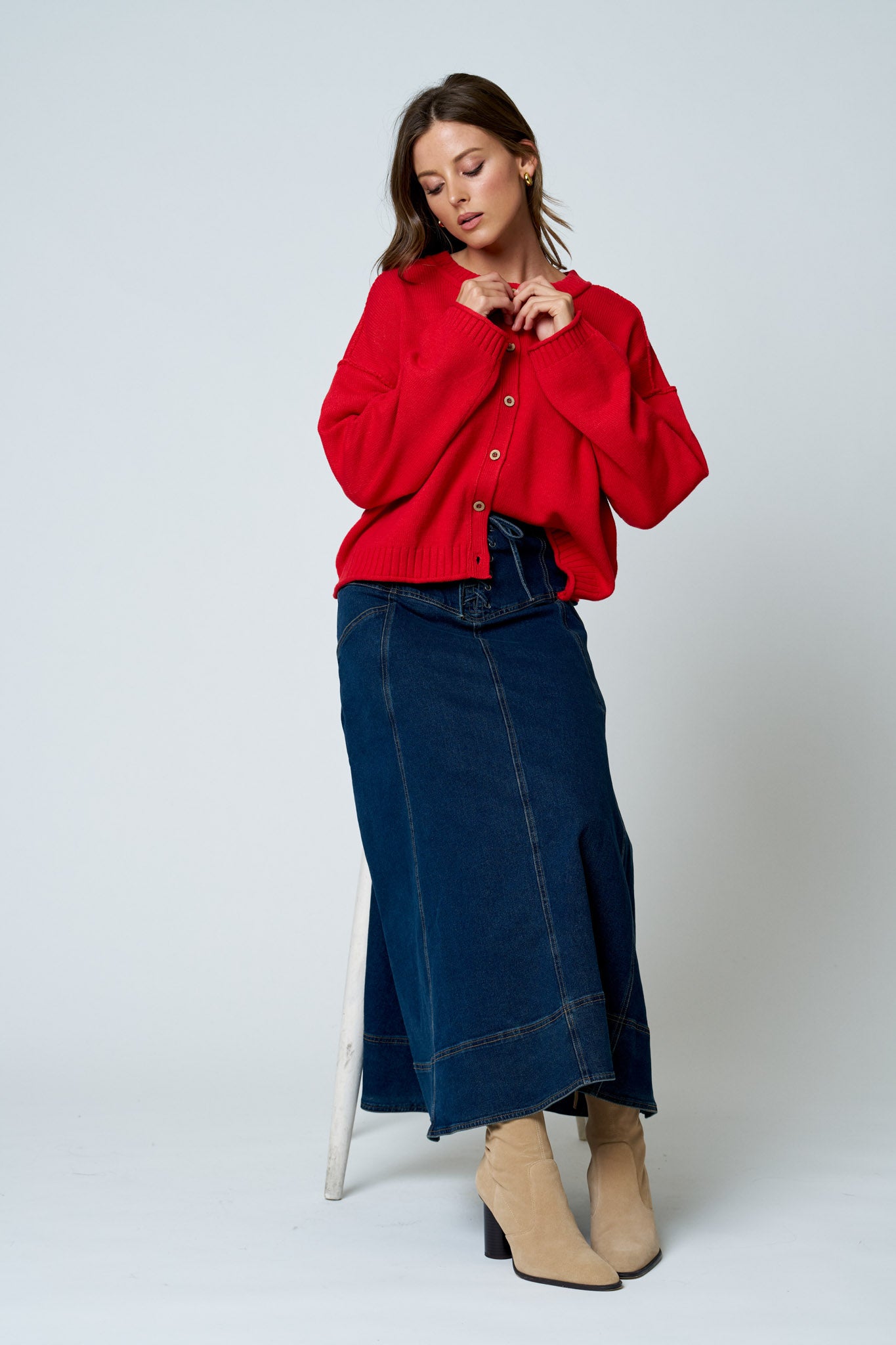 RAW EDGE EXPOSED SEAM BUTTON DOWN KNIT CARDIGAN