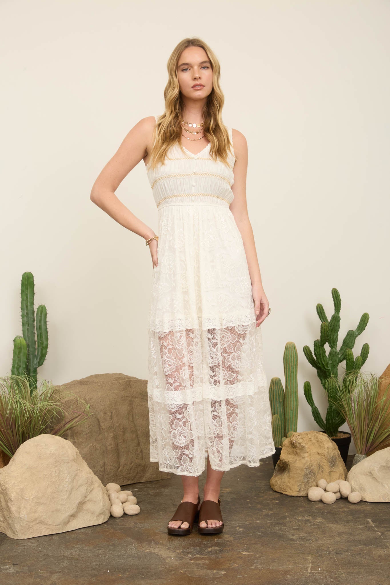 LACE SLEEVELESS SHIRRED MOCK BUTTON MAXI DRESS