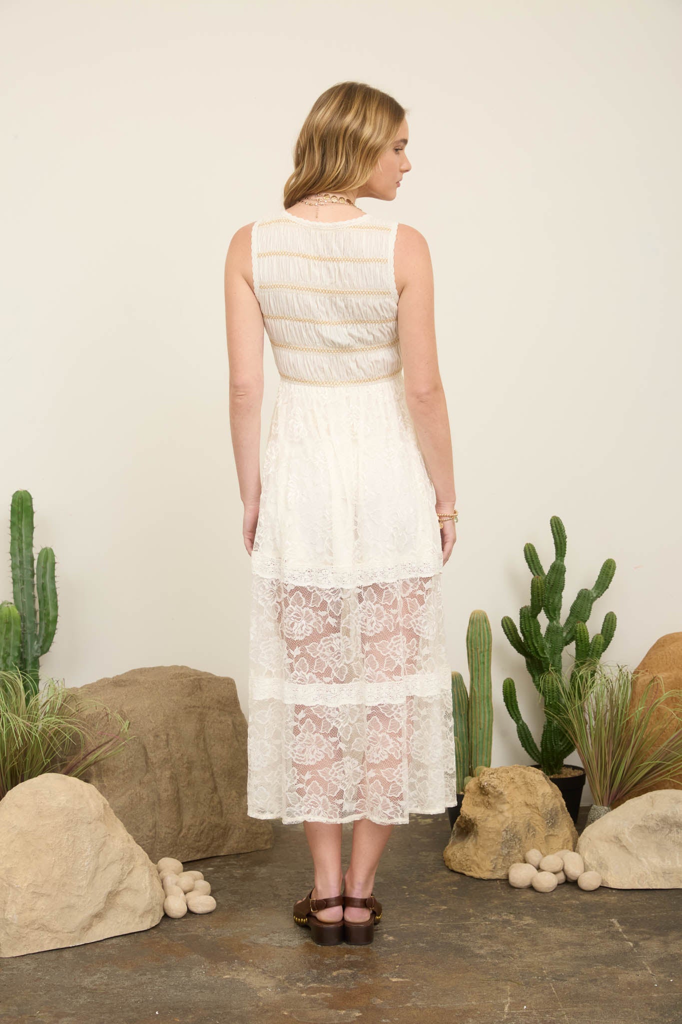 LACE SLEEVELESS SHIRRED MOCK BUTTON MAXI DRESS