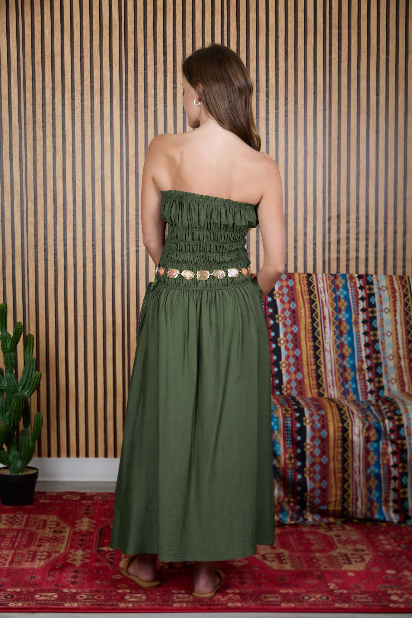 SATIN STRAPLESS SHIRRED SIDE TIE DETAIL MIDI DRESS