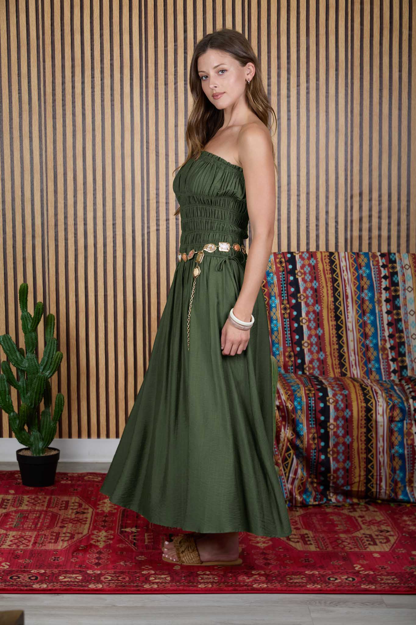 SATIN STRAPLESS SHIRRED SIDE TIE DETAIL MIDI DRESS