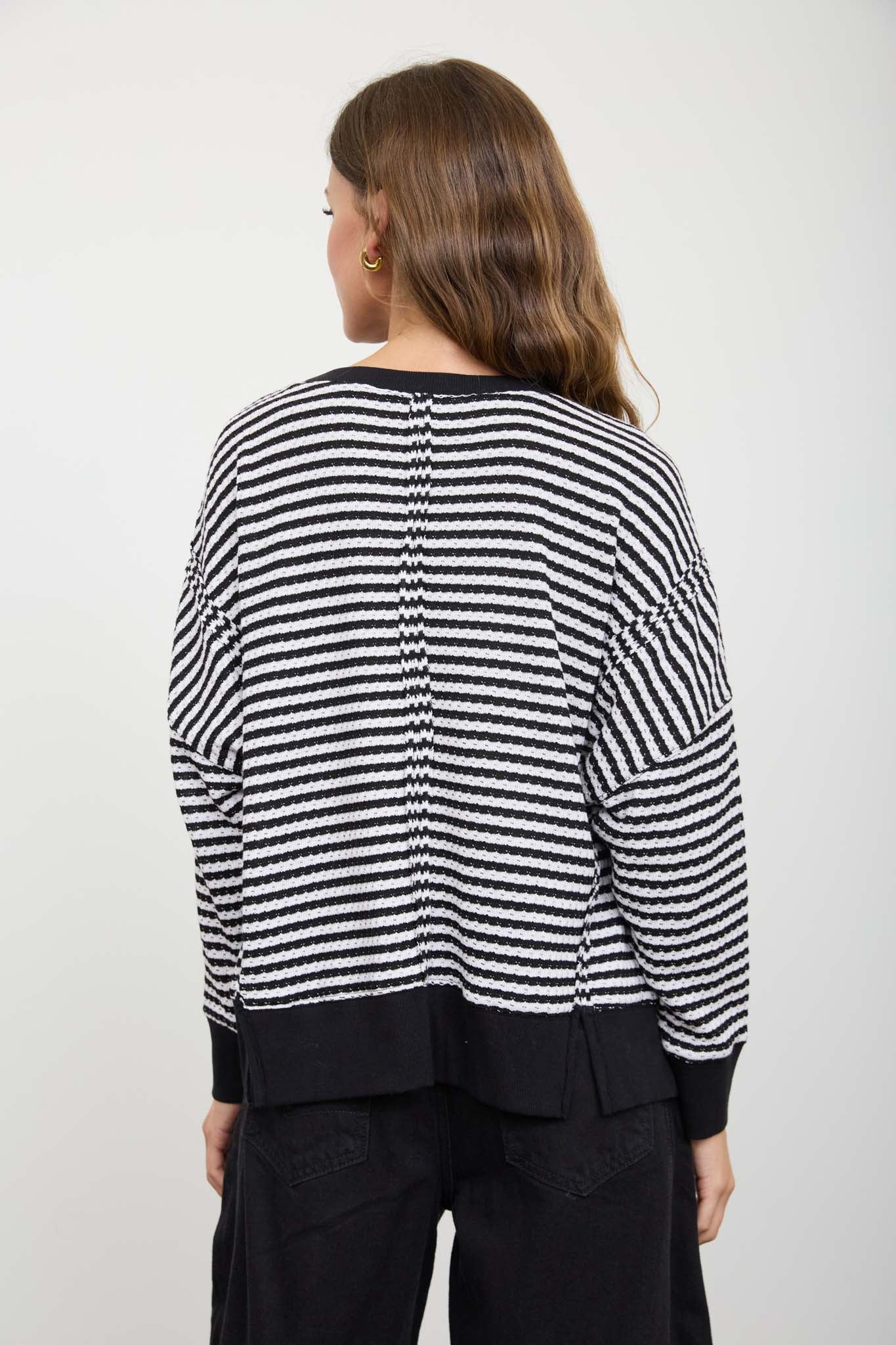 STRIPE EXPOSED SEAM SPLIT HEM LONG SLEEVE KNIT TOP (PRE-ORDER)