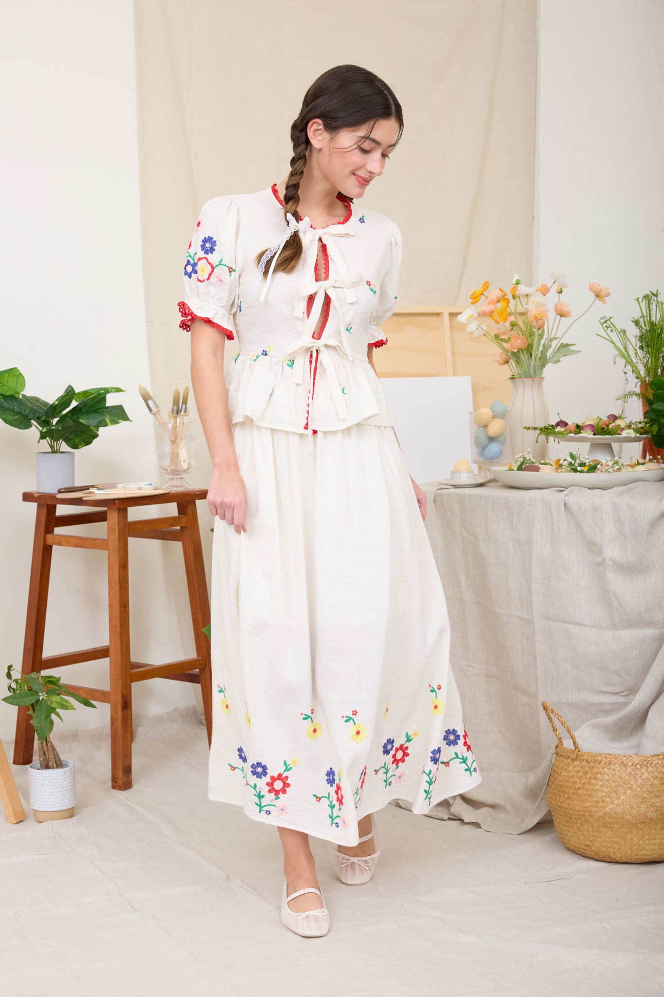 EMBROIDERED FRONT TIE PUFF SLEEVE SCALLOP TRIM TOP