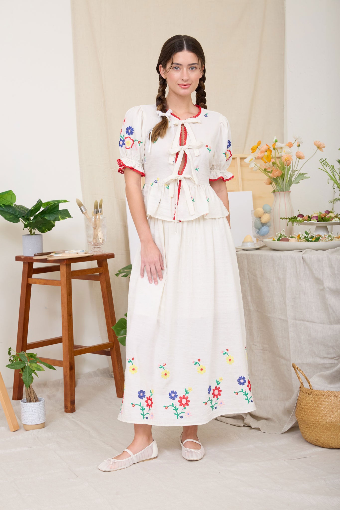 EMBROIDERED FRONT TIE PUFF SLEEVE SCALLOP TRIM TOP