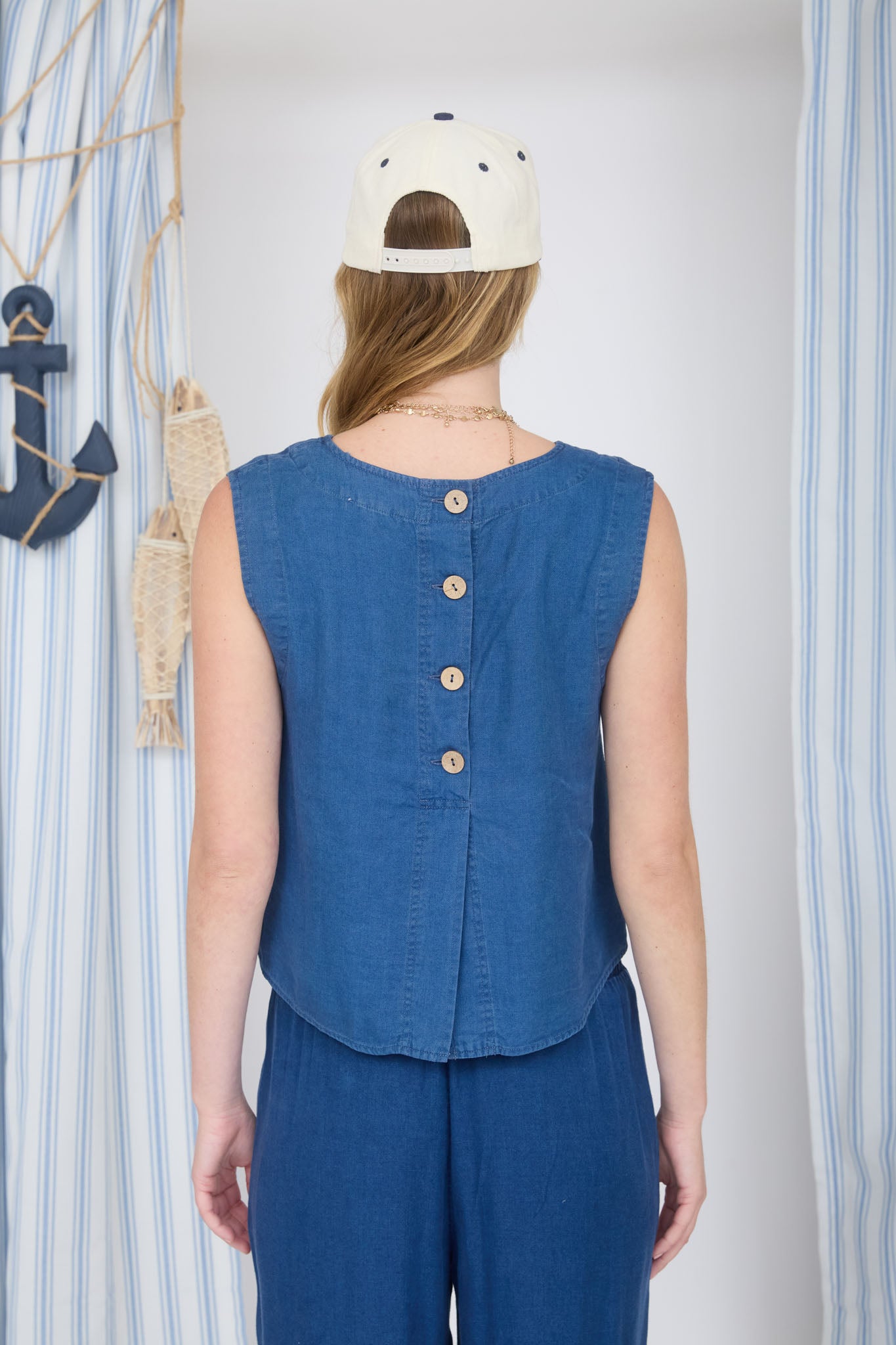 CHAMBRAY BACK HALF BUTTON DETAIL CROP TOP