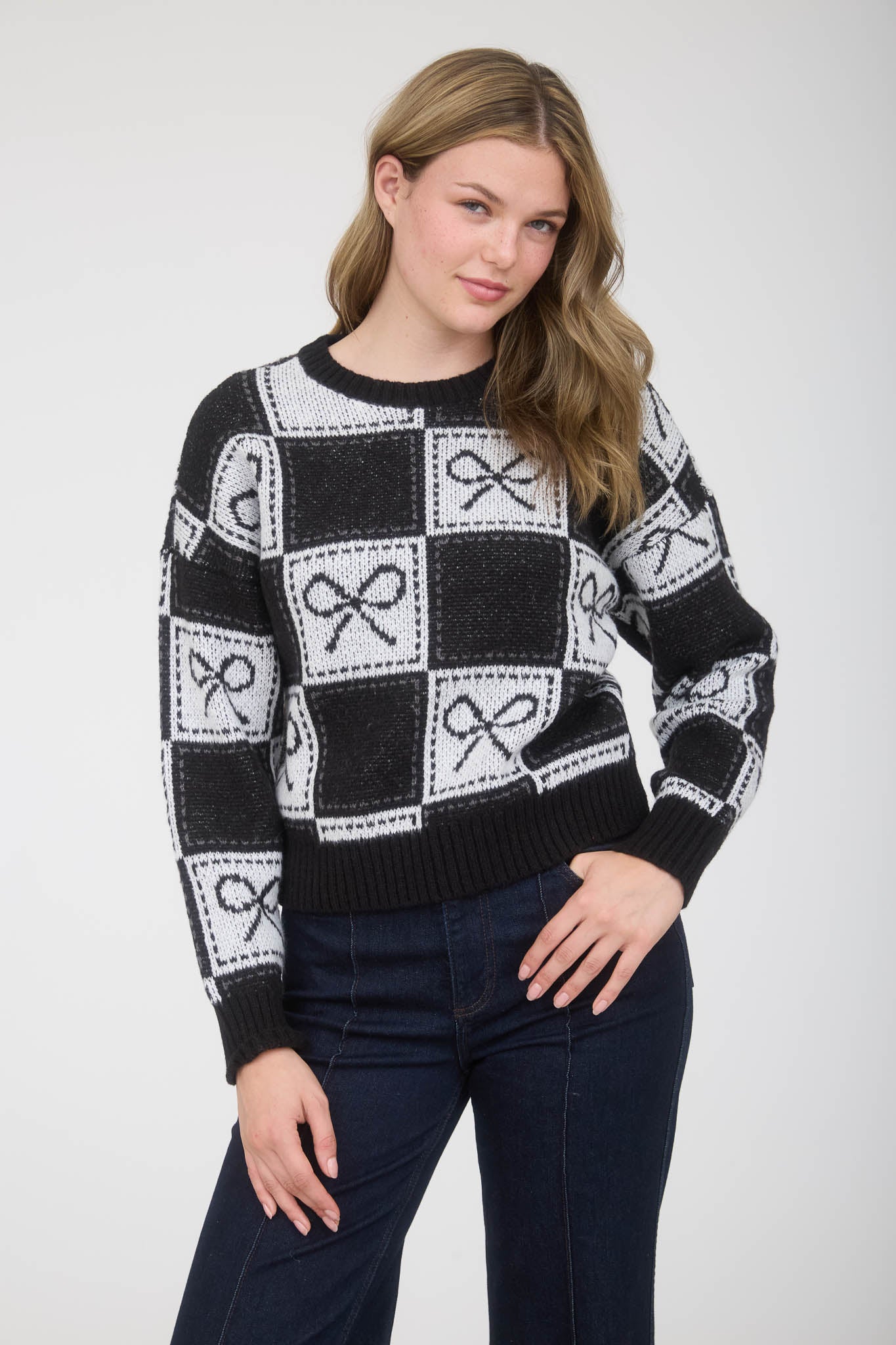 CHECKERED BOW JACQUARD CREWNECK KNIT SWEATER