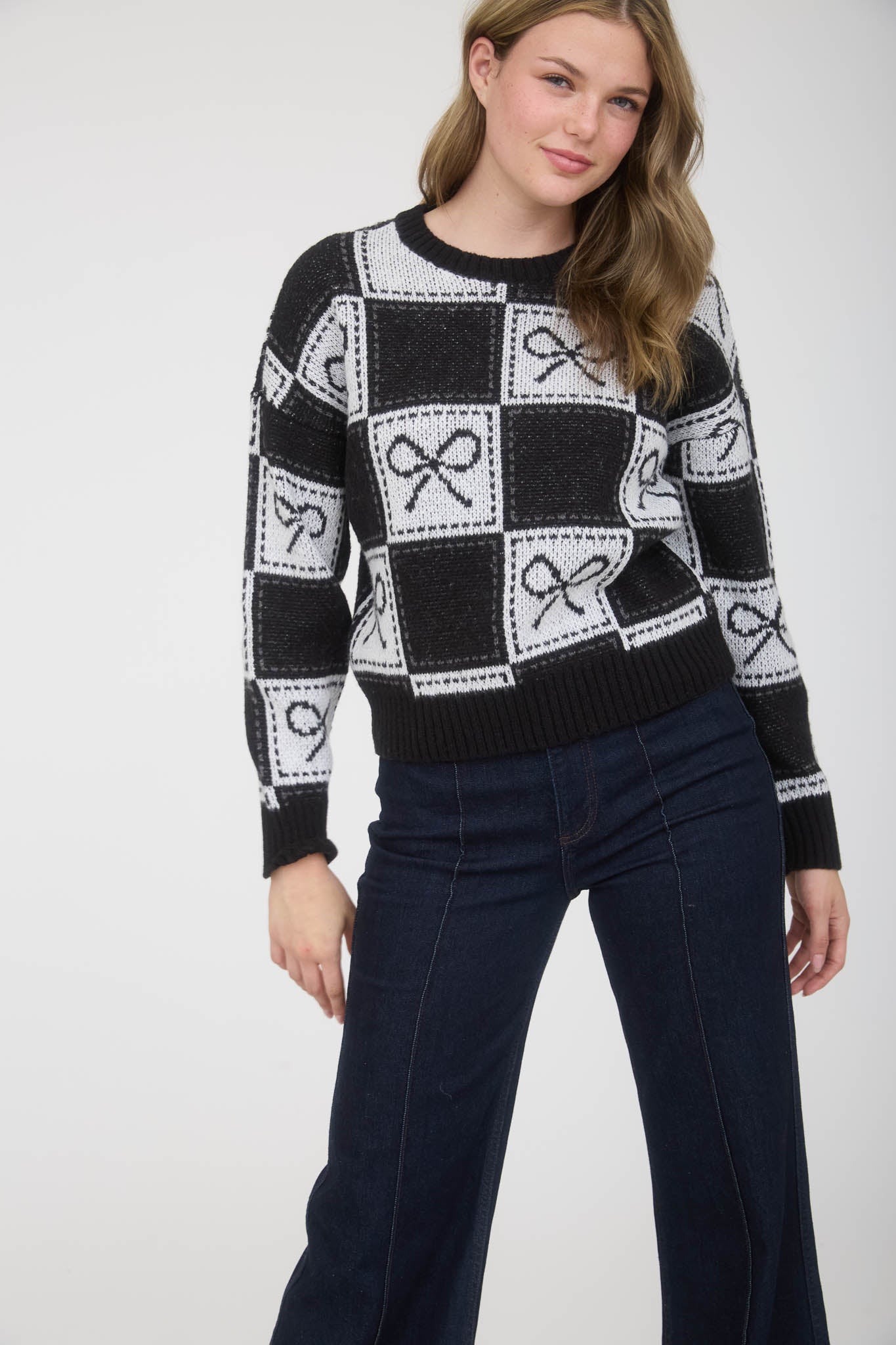 CHECKERED BOW JACQUARD CREWNECK KNIT SWEATER