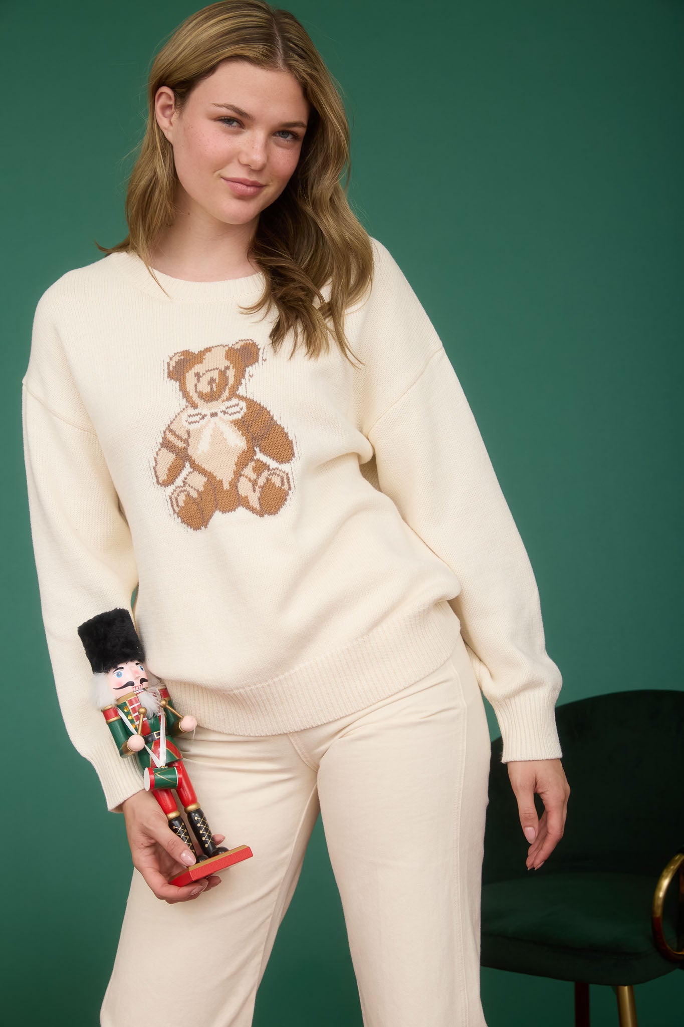 TEDDY JACQUARD CREW NECK KNIT PULLOVER SWEATER