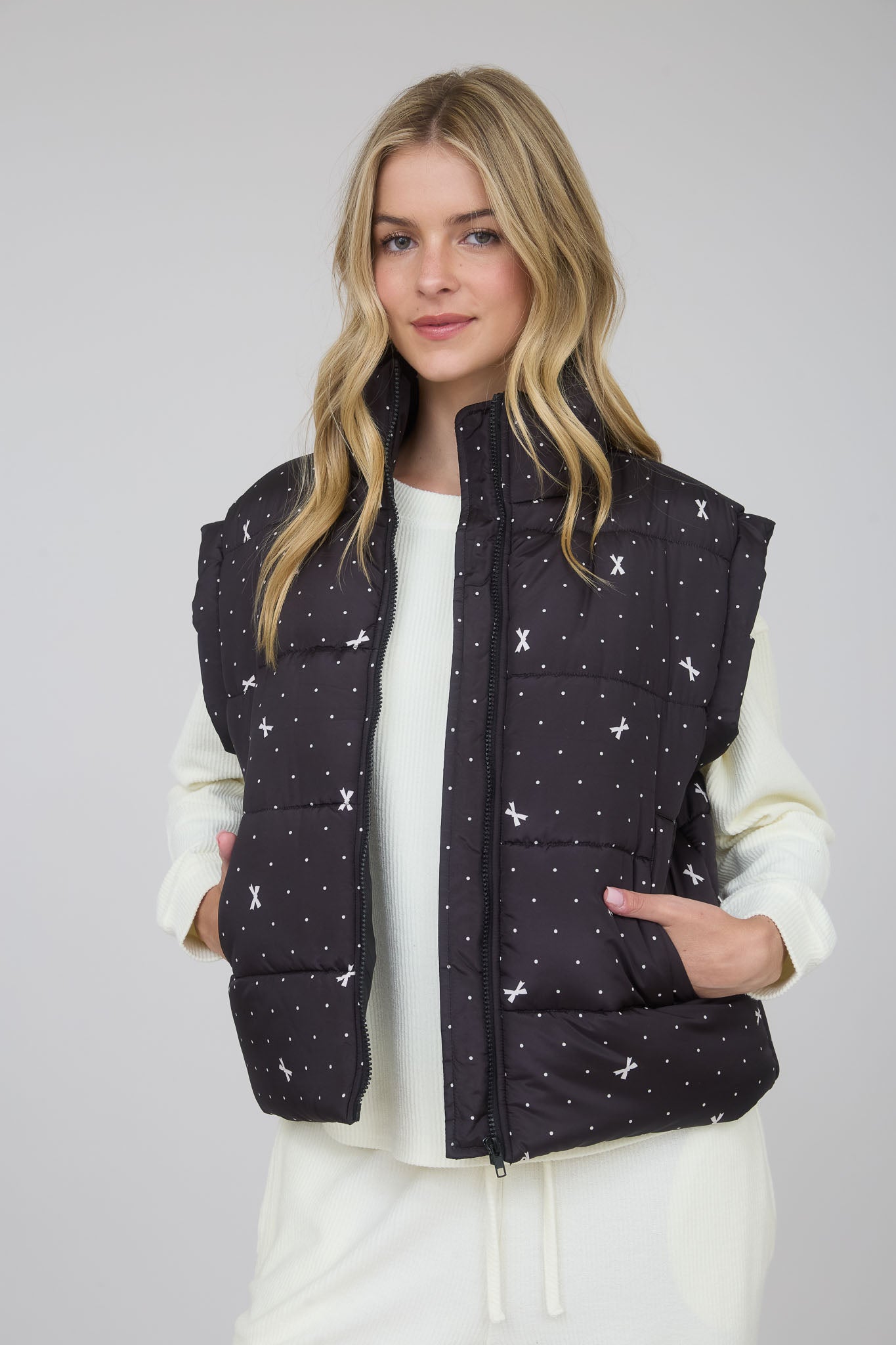 POLKA DOT BOW PATTERN ZIP-UP PUFFER VEST