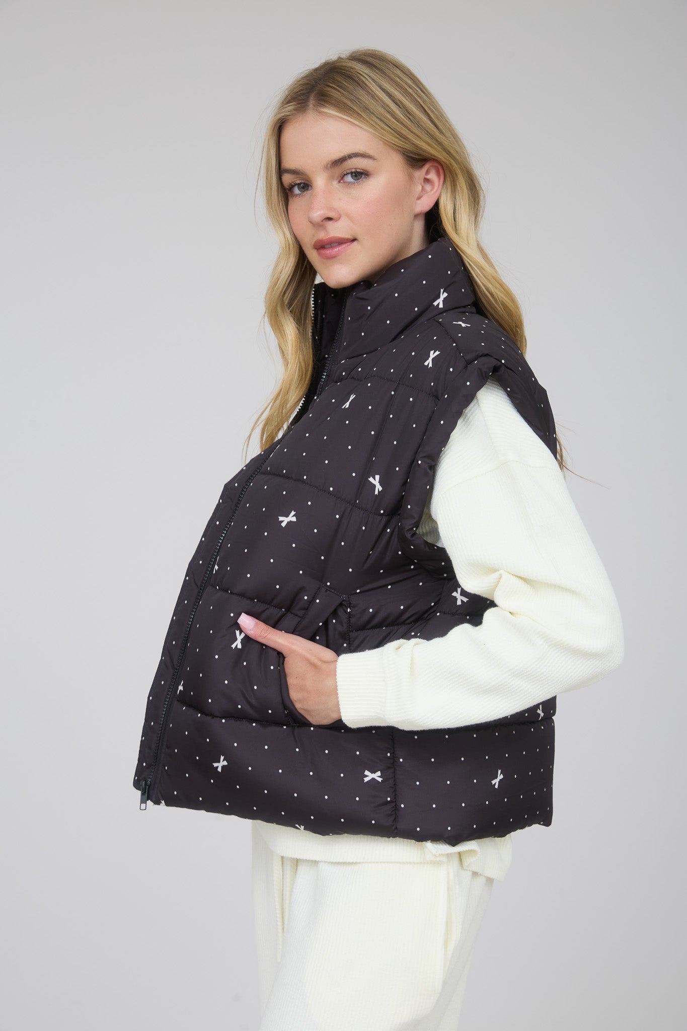 POLKA DOT BOW PATTERN ZIP-UP PUFFER VEST