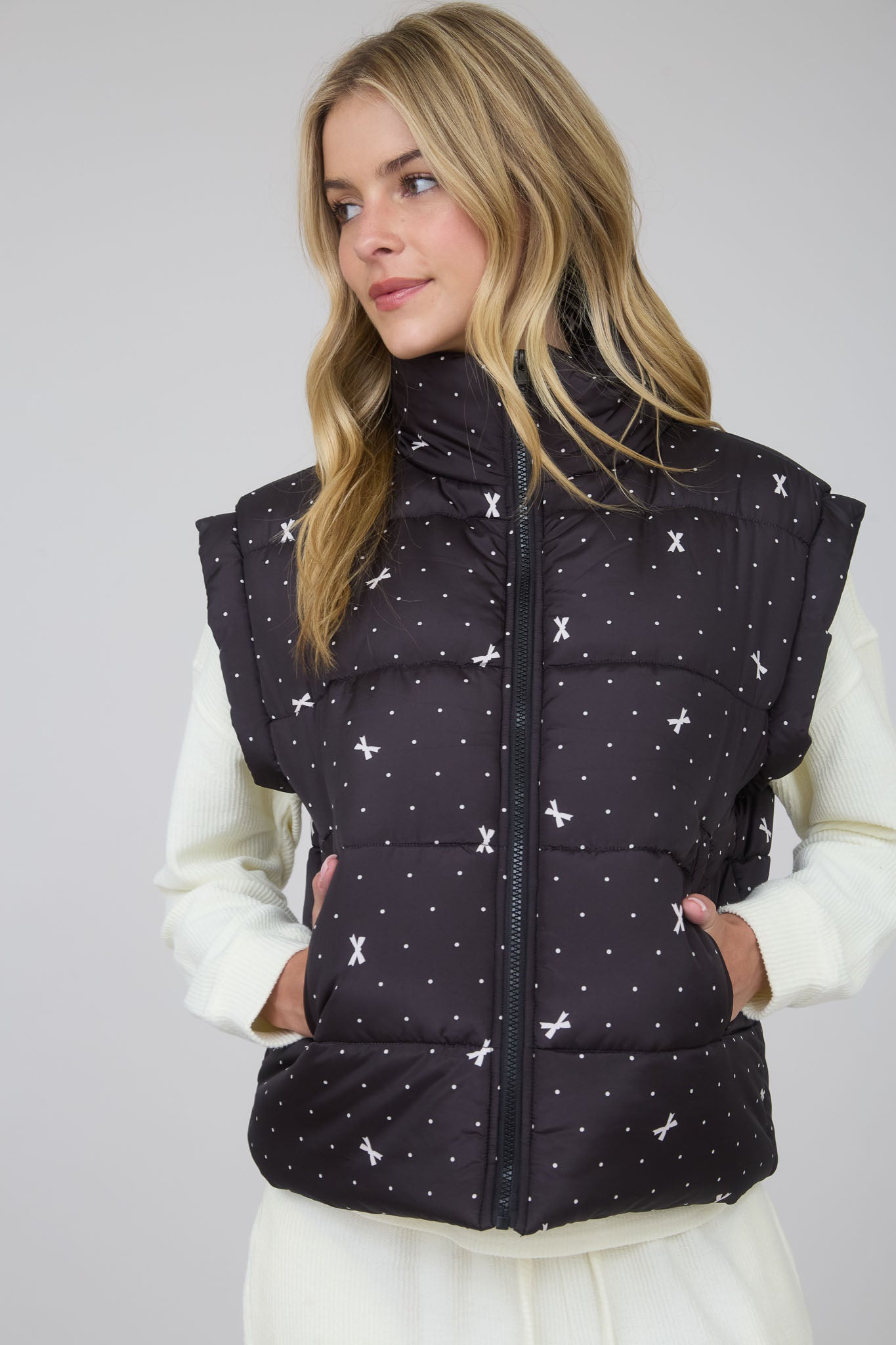 POLKA DOT BOW PATTERN ZIP-UP PUFFER VEST