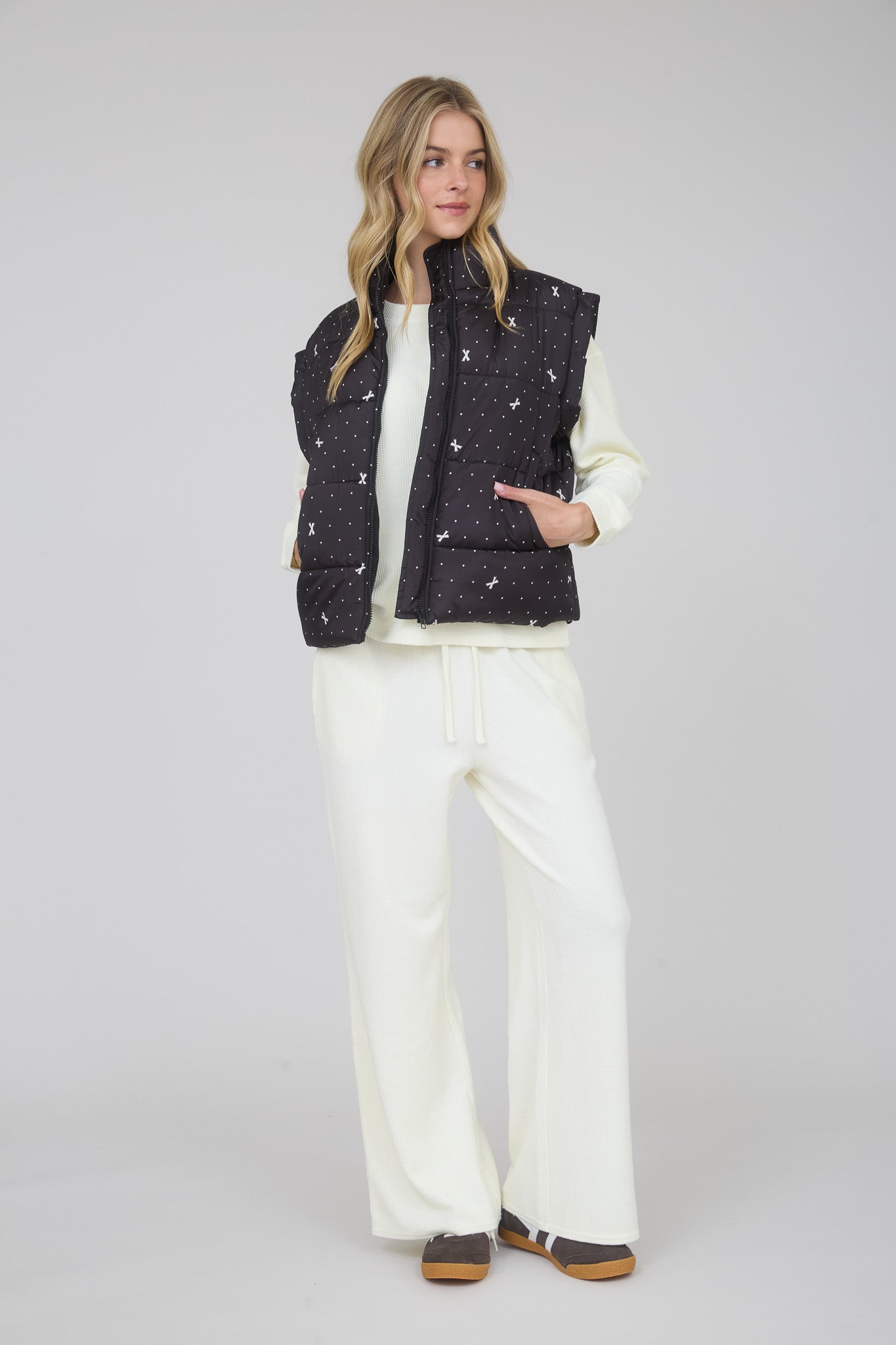 POLKA DOT BOW PATTERN ZIP-UP PUFFER VEST