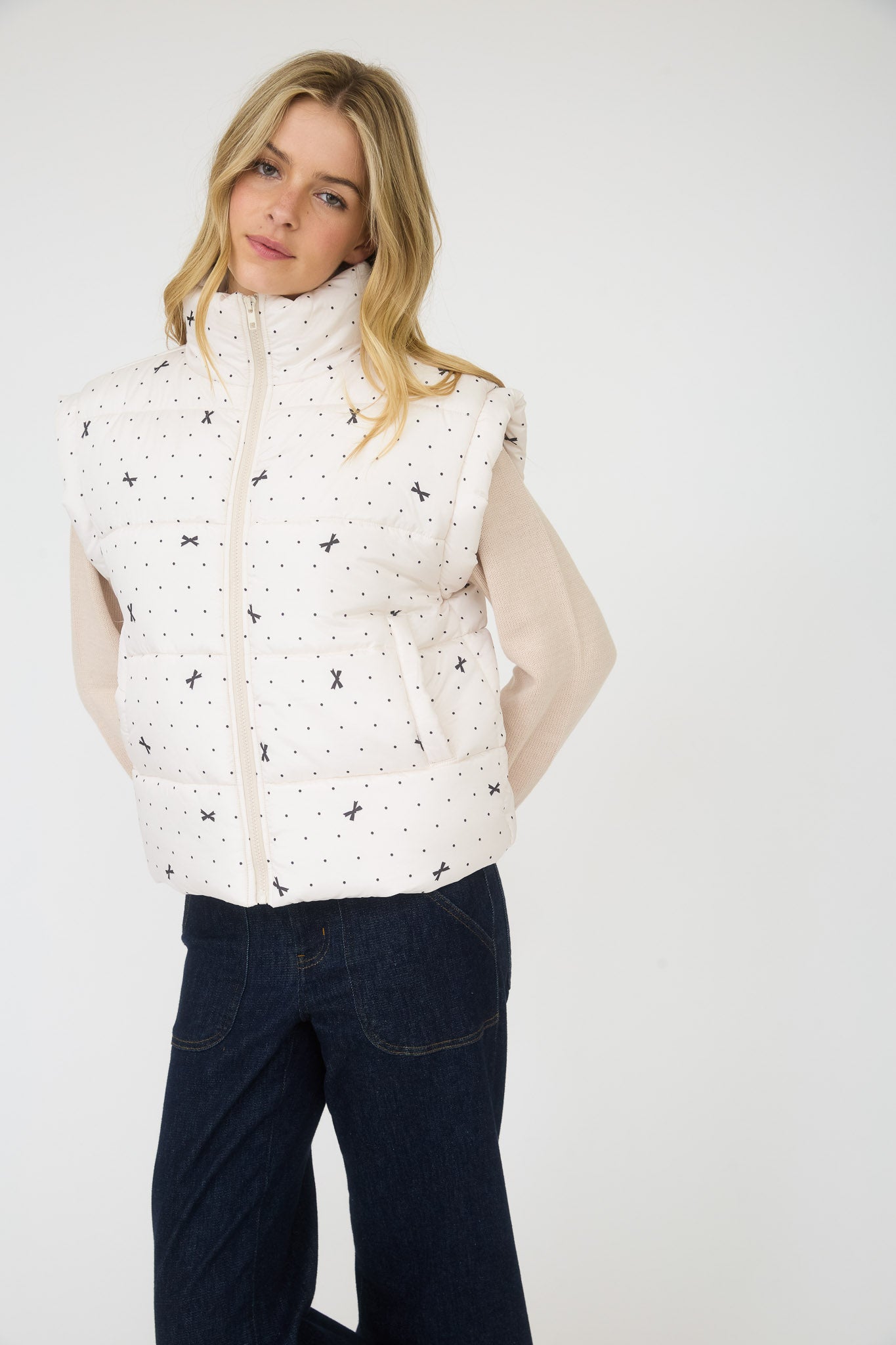 POLKA DOT BOW PATTERN ZIP-UP PUFFER VEST