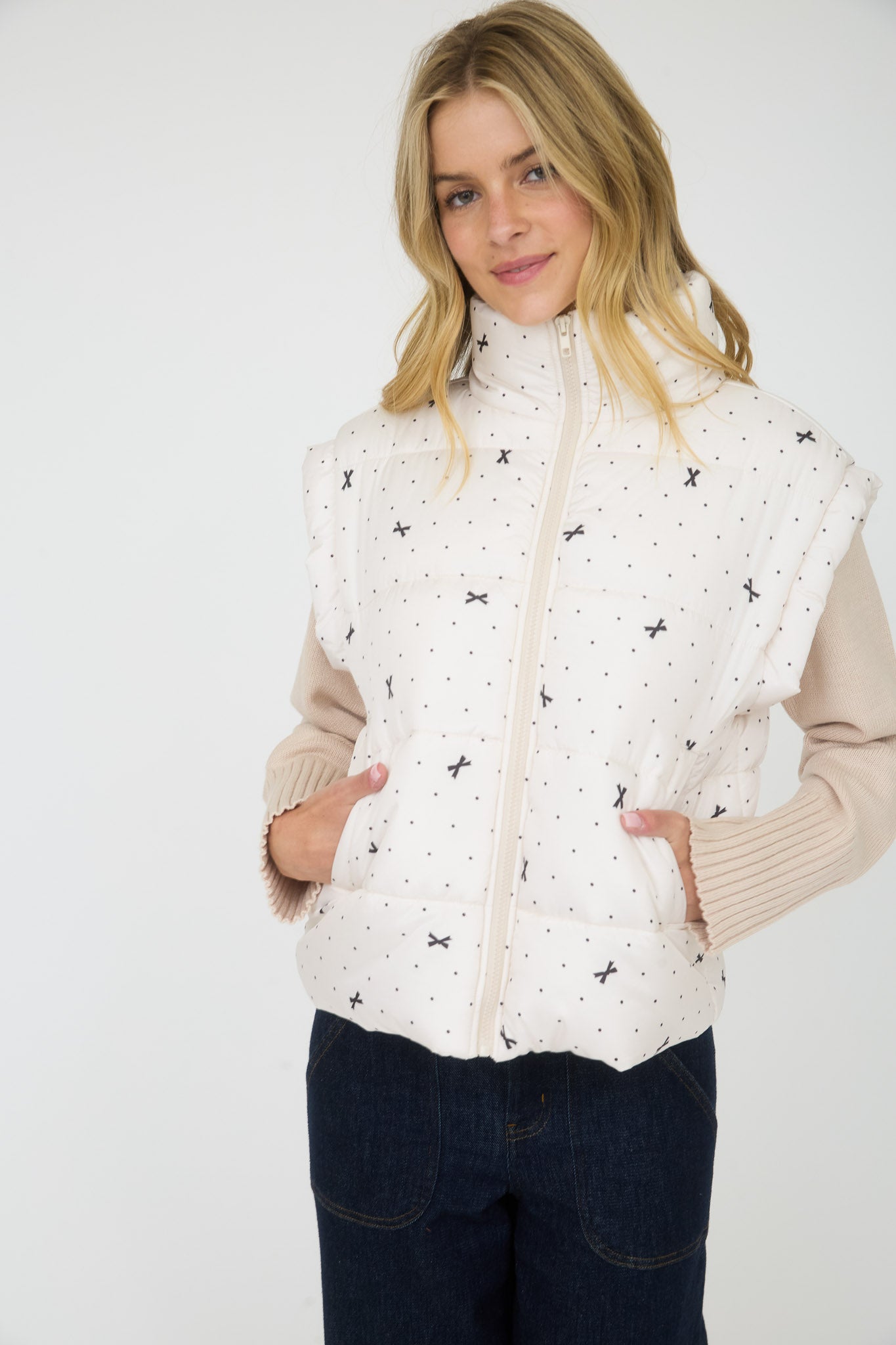 POLKA DOT BOW PATTERN ZIP-UP PUFFER VEST