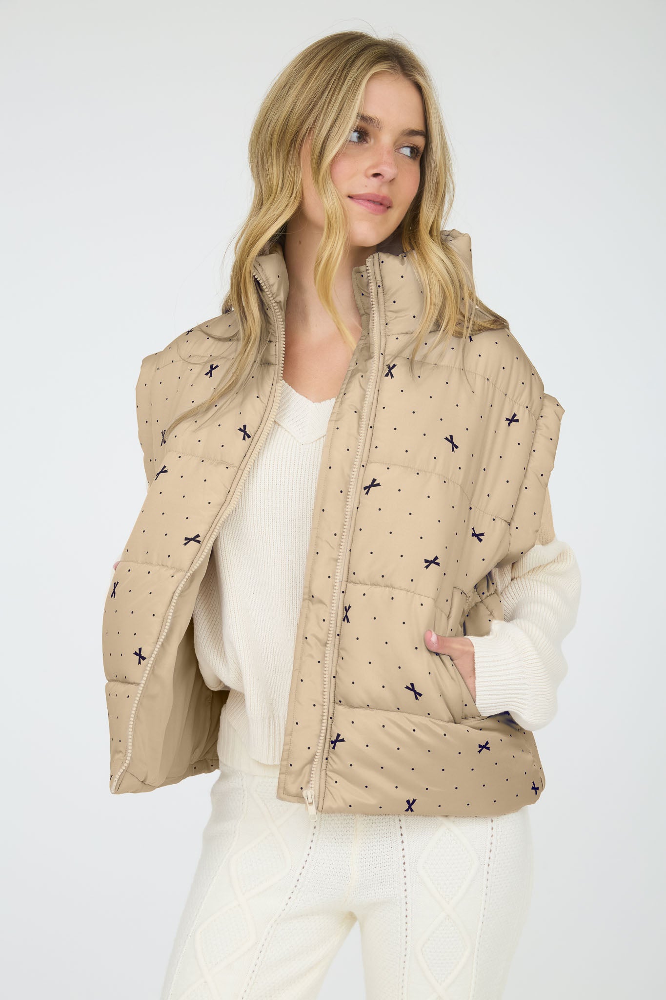POLKA DOT BOW PATTERN ZIP-UP PUFFER VEST