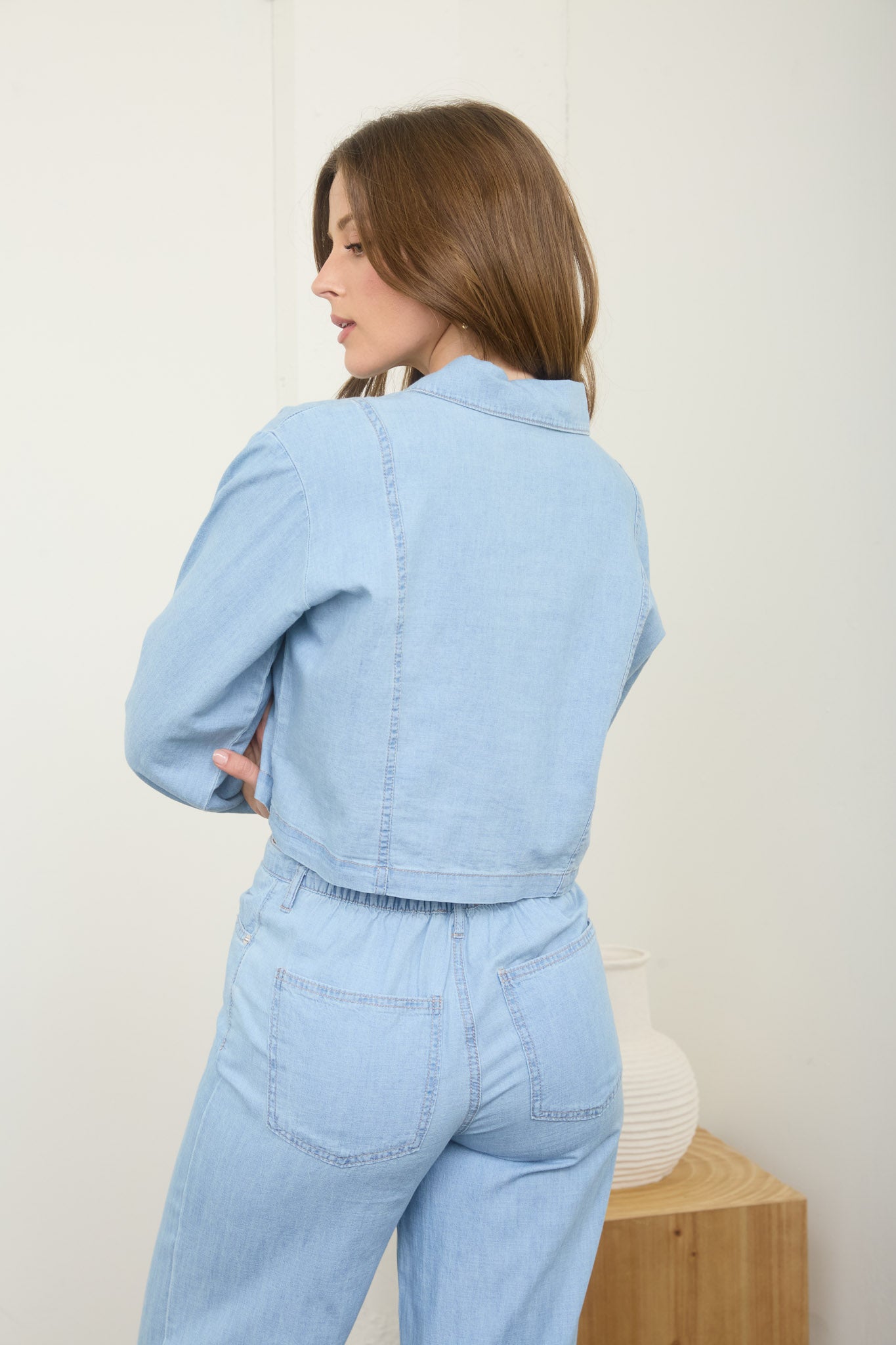 BUTTON DOWN COLLARED DENIM CROP TOP