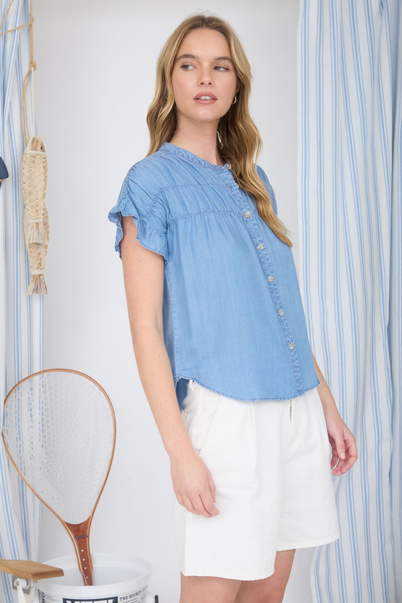 CHAMBRAY SHIRRED YOKE BUTTON DOWN TOP