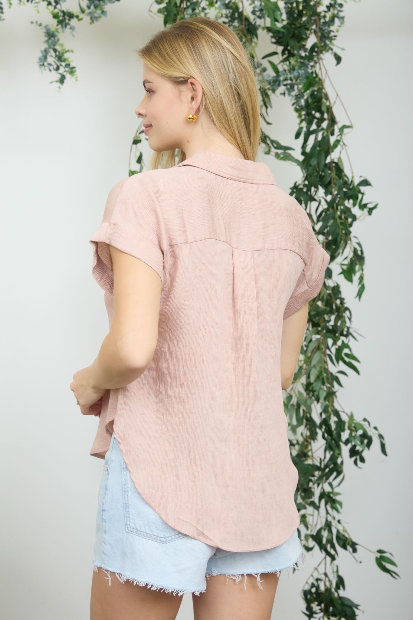 COLLARED HALF BUTTON SHORT SLEEVE LINEN BLEND TOP