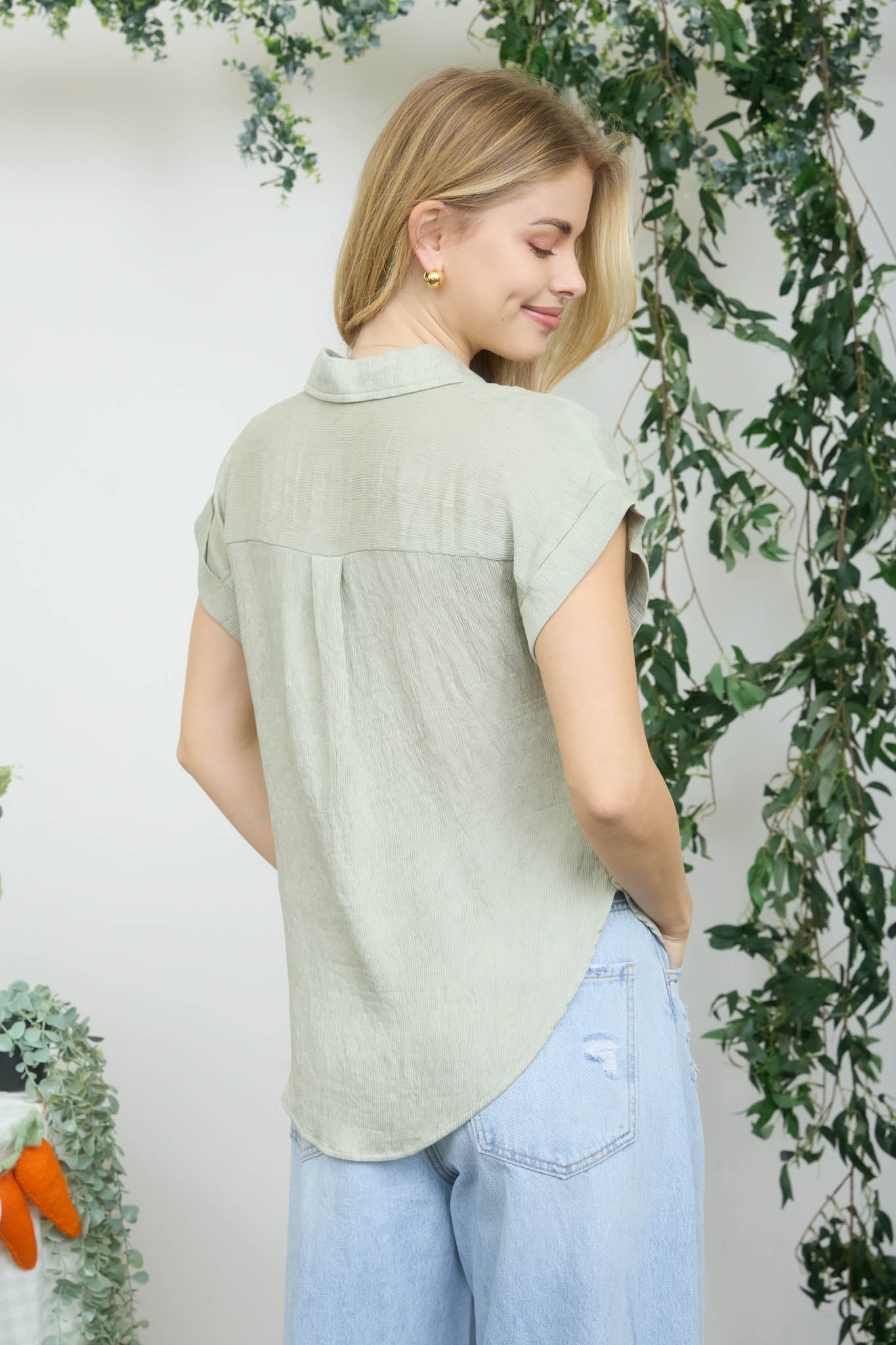 COLLARED HALF BUTTON SHORT SLEEVE LINEN BLEND TOP