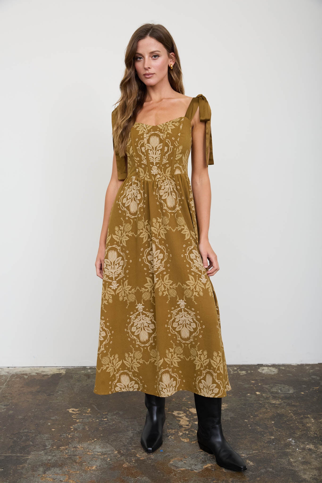 MEDALLION PATTERN TIE STRAP MIDI DRESS