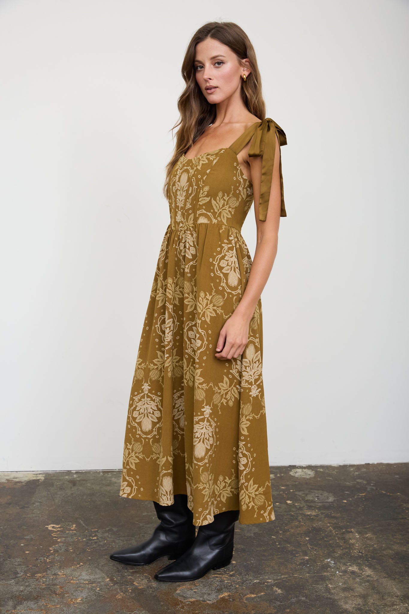 MEDALLION PATTERN TIE STRAP MIDI DRESS