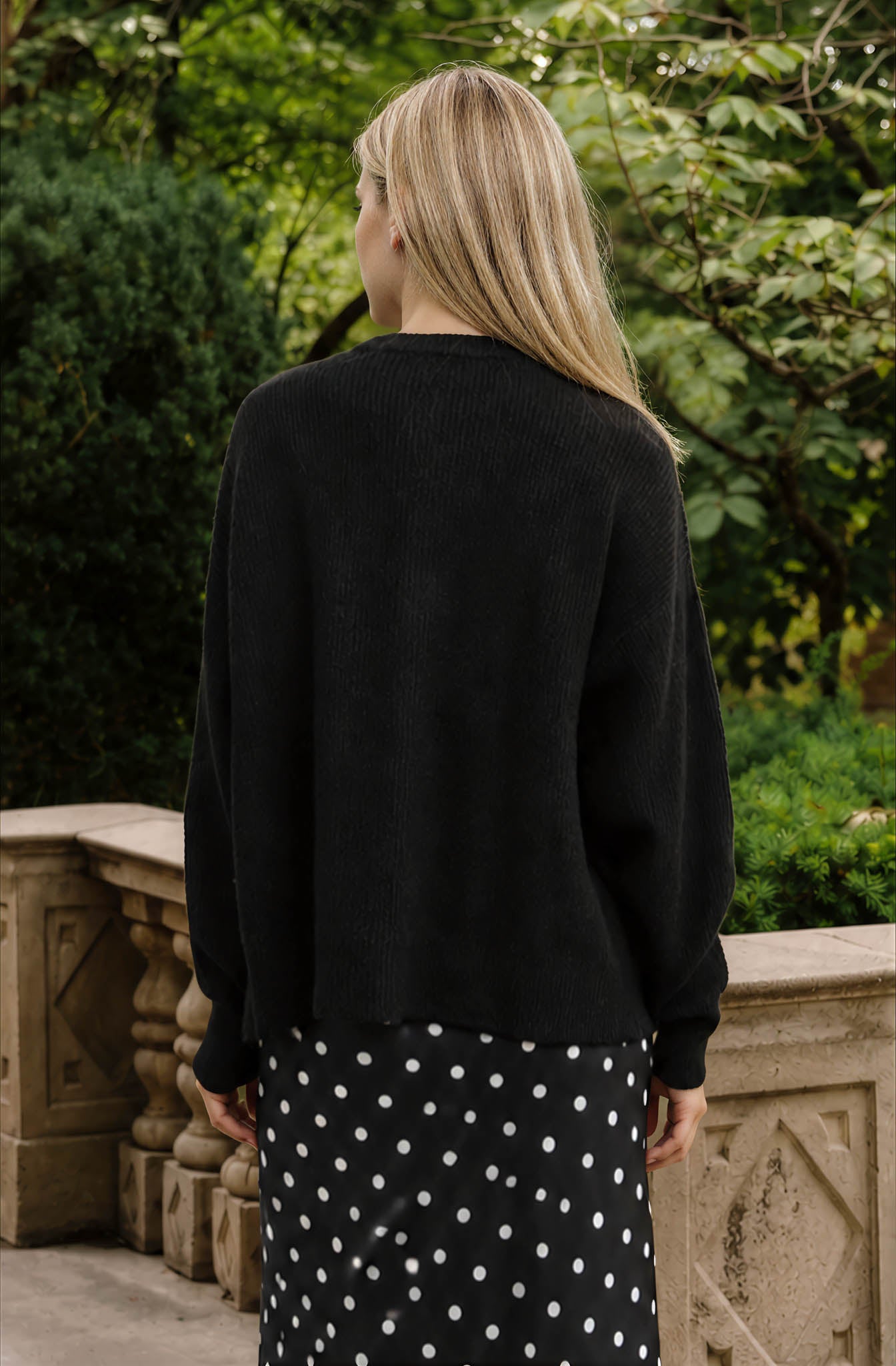 ROUND NECK BUTTON DOWN RIBBED KNIT CARDIGAN