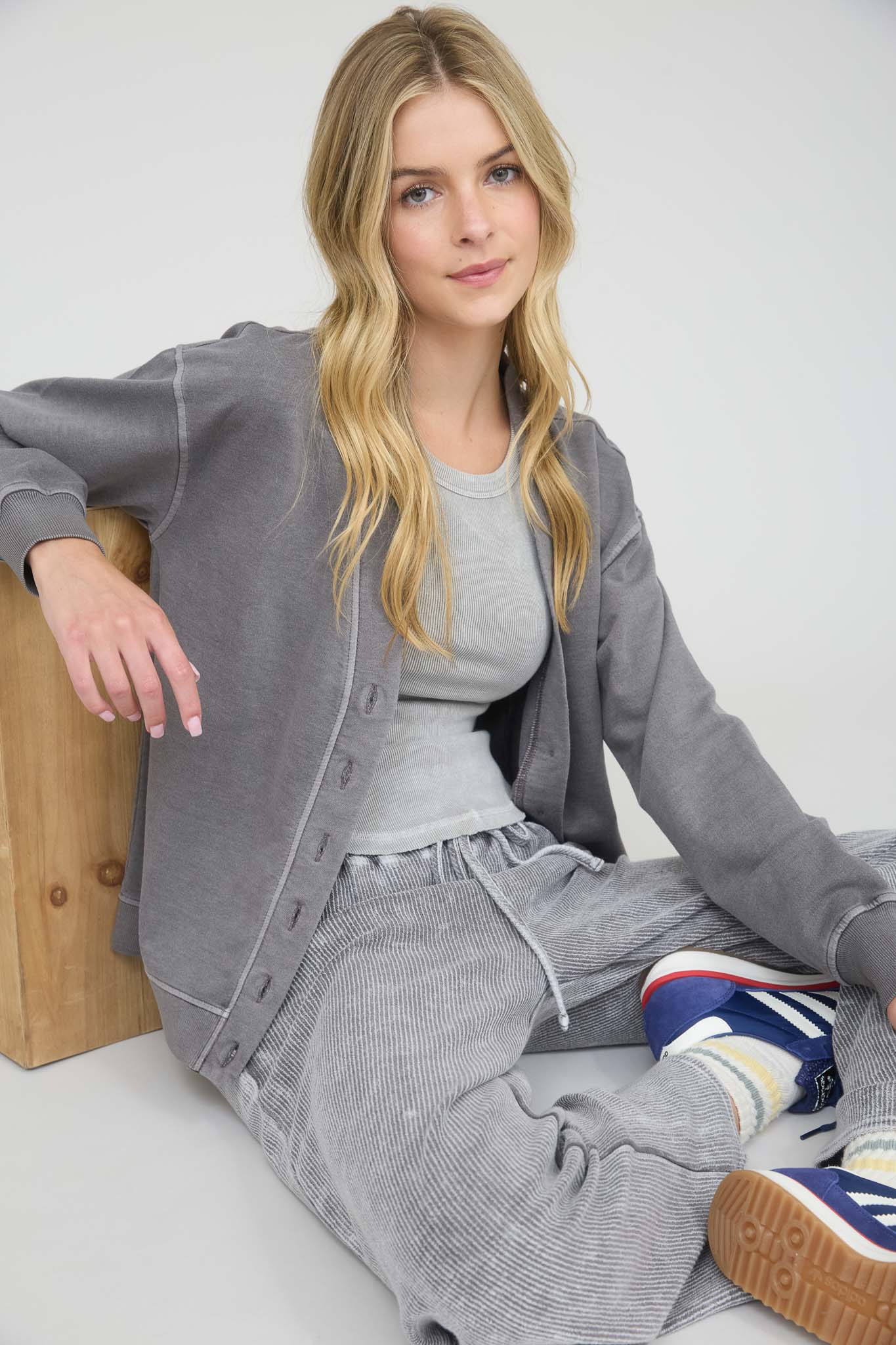 WASHED DETAIL BUTTON DOWN LONG SLEEVE CARDIGAN