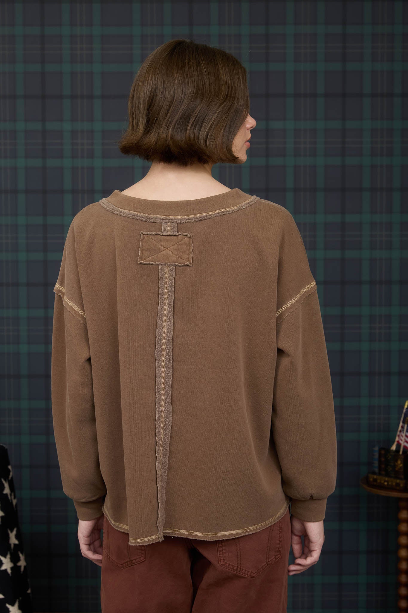 REVERSE STITCH V NECK LONG SLEEVE KNIT TOP