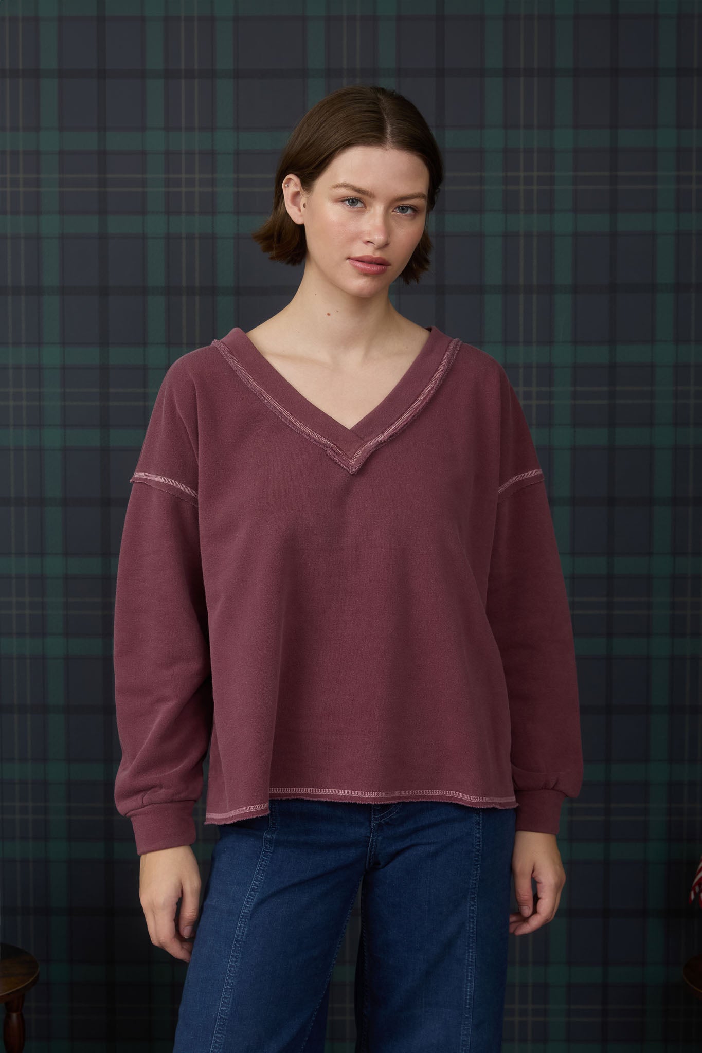 REVERSE STITCH V NECK LONG SLEEVE KNIT TOP