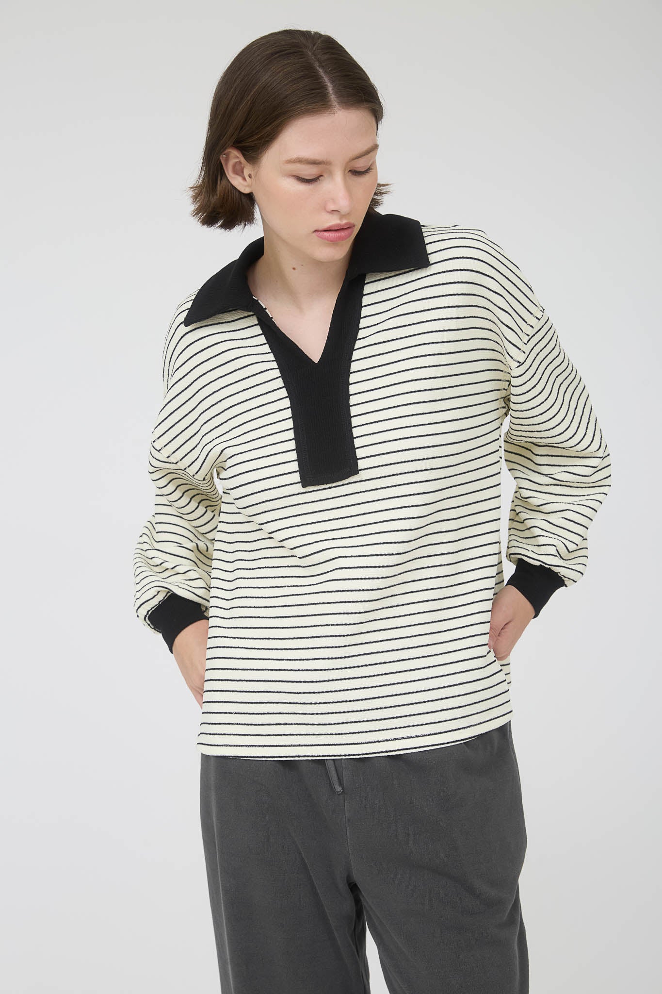 CONTRAST COLLAR STRIPE LONG SLEEVE KNIT TOP