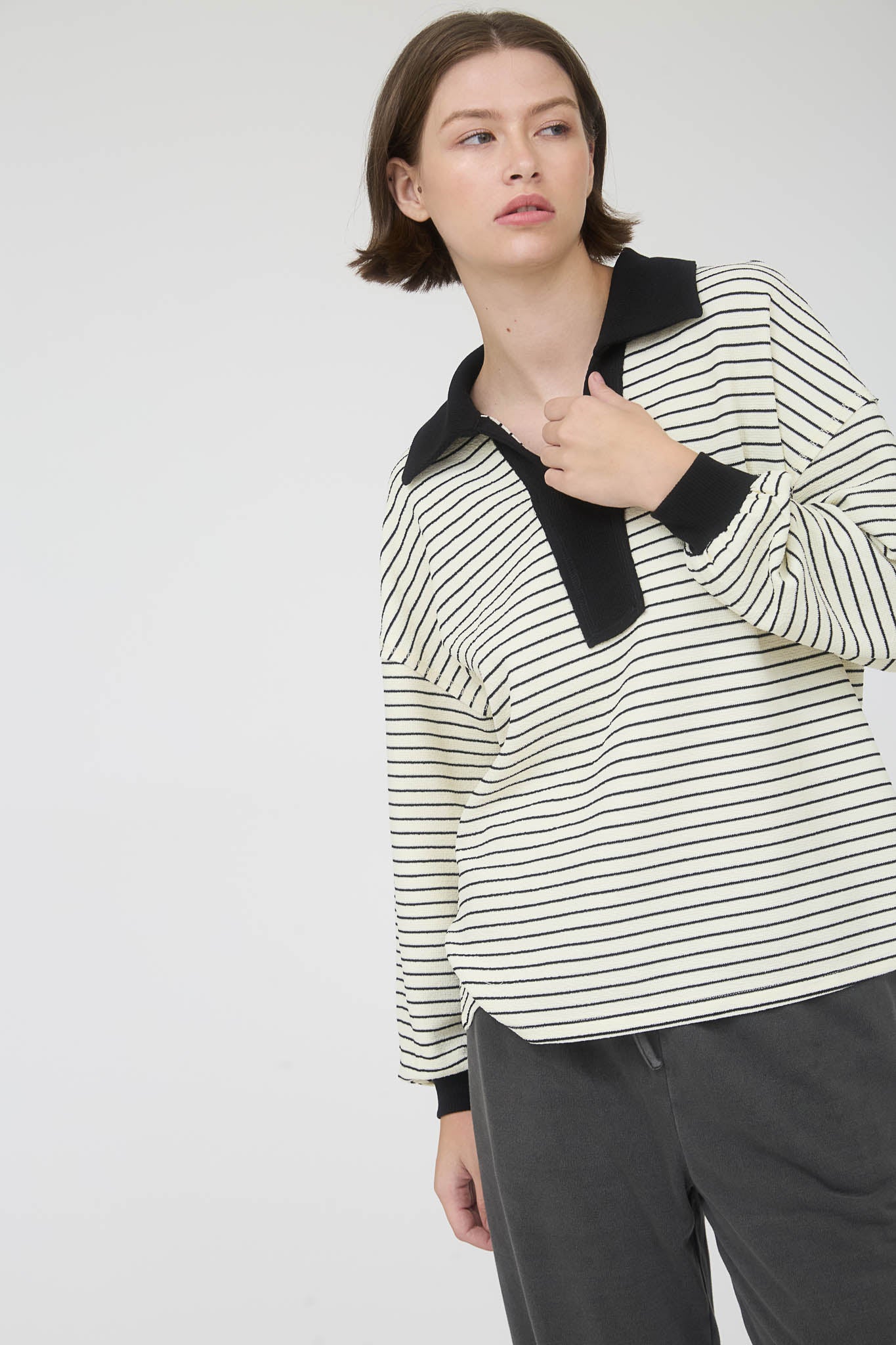 CONTRAST COLLAR STRIPE LONG SLEEVE KNIT TOP