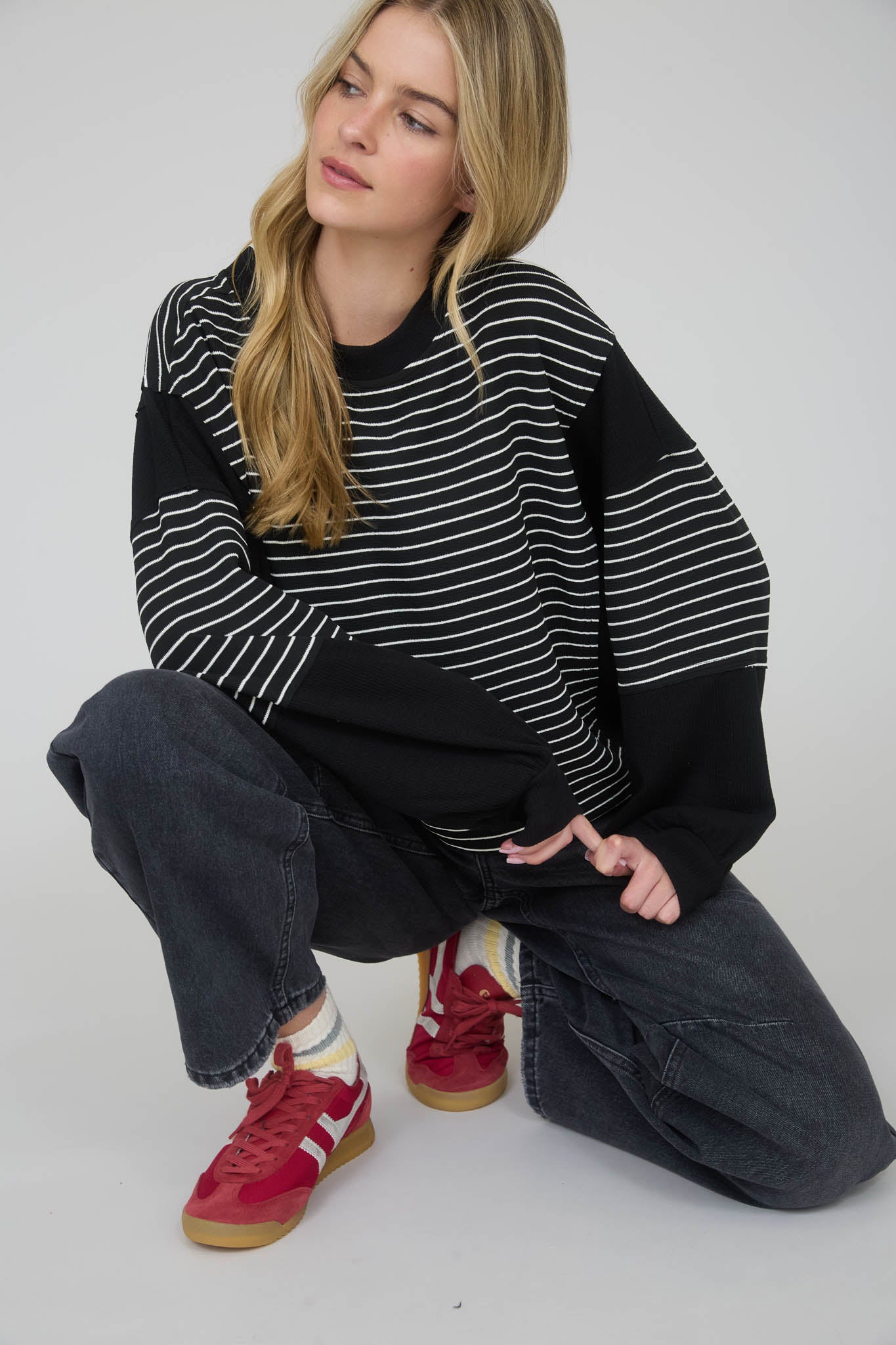 CONTRAST STRIPE RAW EDGE LONG SLEEVE KNIT TOP (PRE-ORDER)