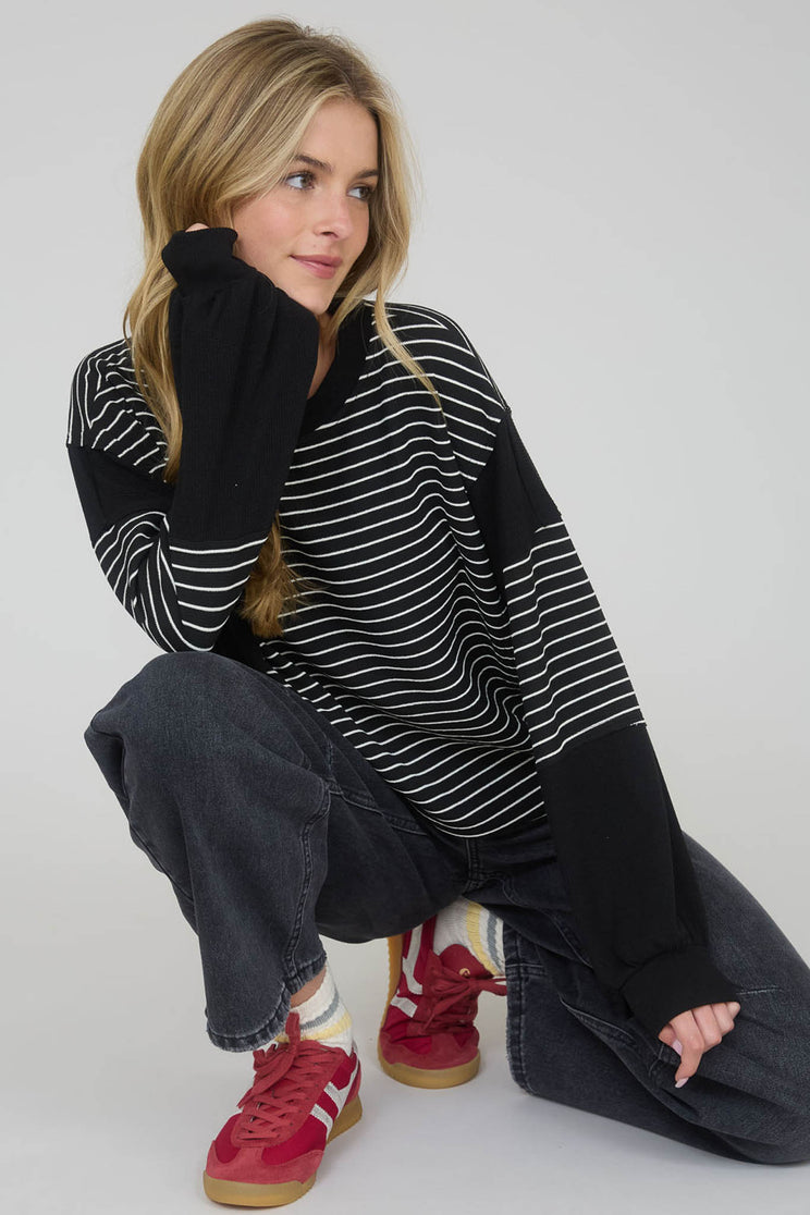 CONTRAST STRIPE RAW EDGE LONG SLEEVE KNIT TOP (PRE-ORDER)