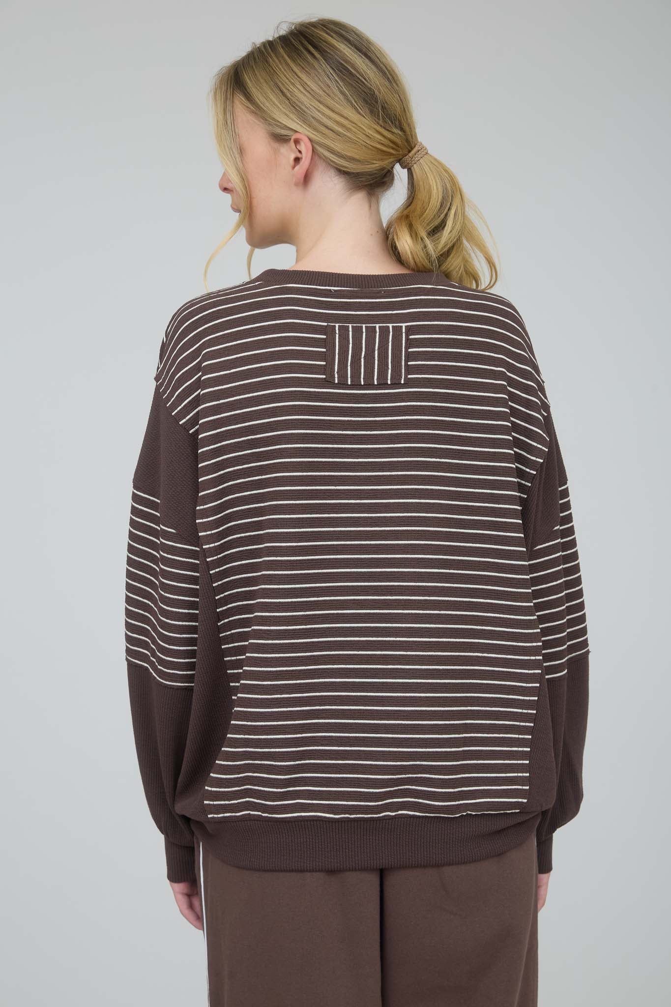 CONTRAST STRIPE RAW EDGE LONG SLEEVE KNIT TOP (PRE-ORDER)