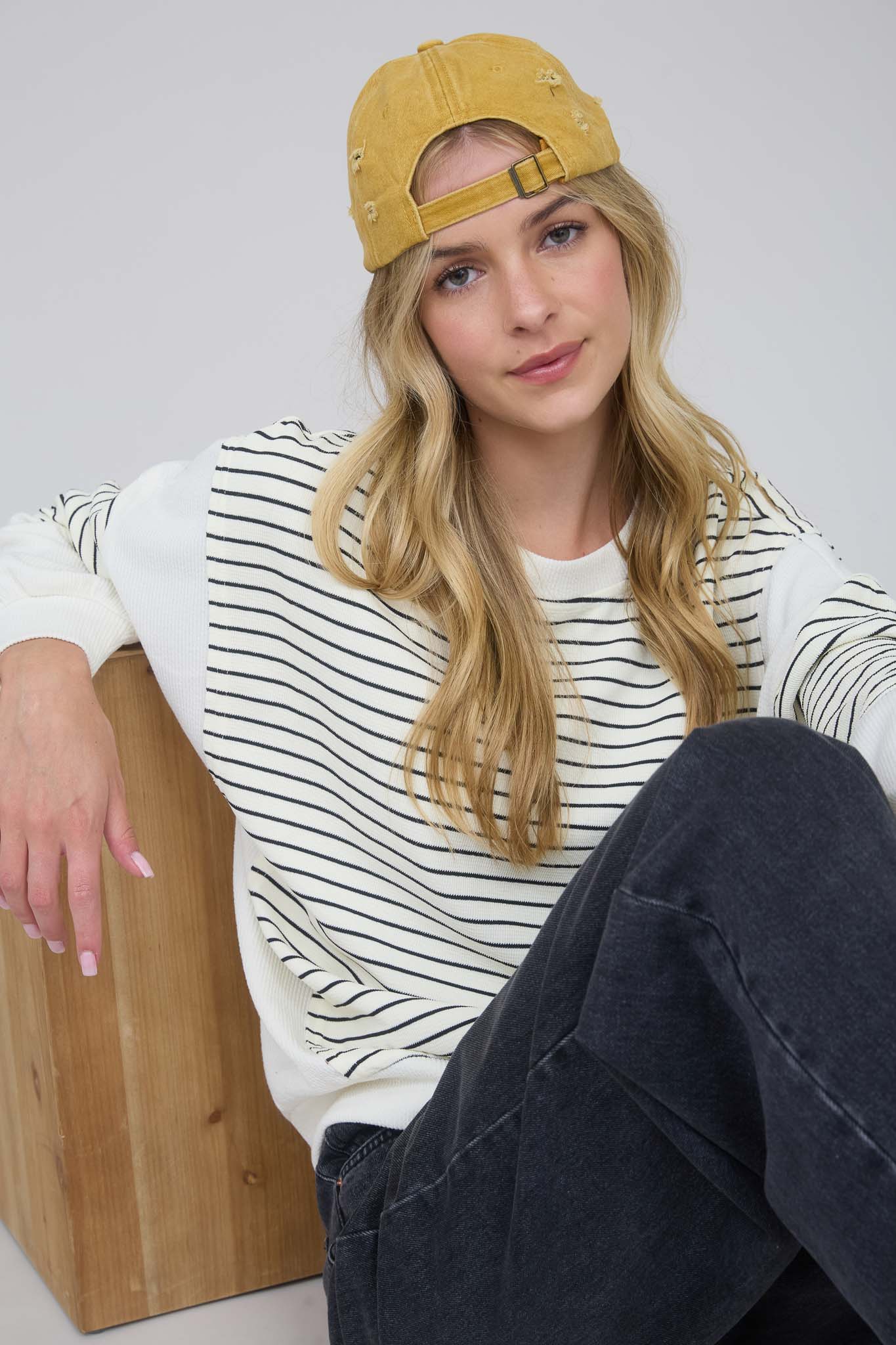 CONTRAST STRIPE RAW EDGE LONG SLEEVE KNIT TOP (PRE-ORDER)