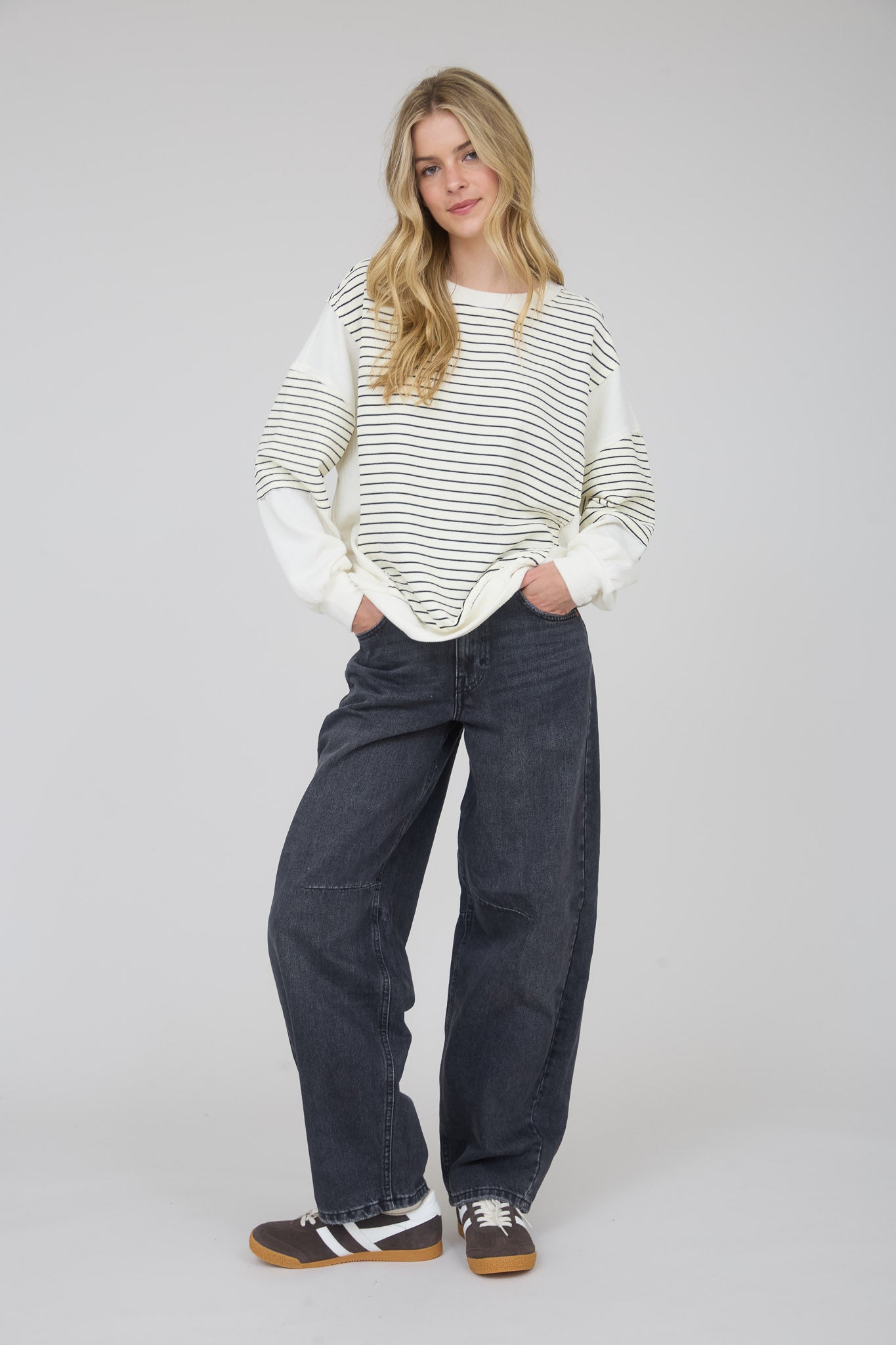 CONTRAST STRIPE RAW EDGE LONG SLEEVE KNIT TOP (PRE-ORDER)