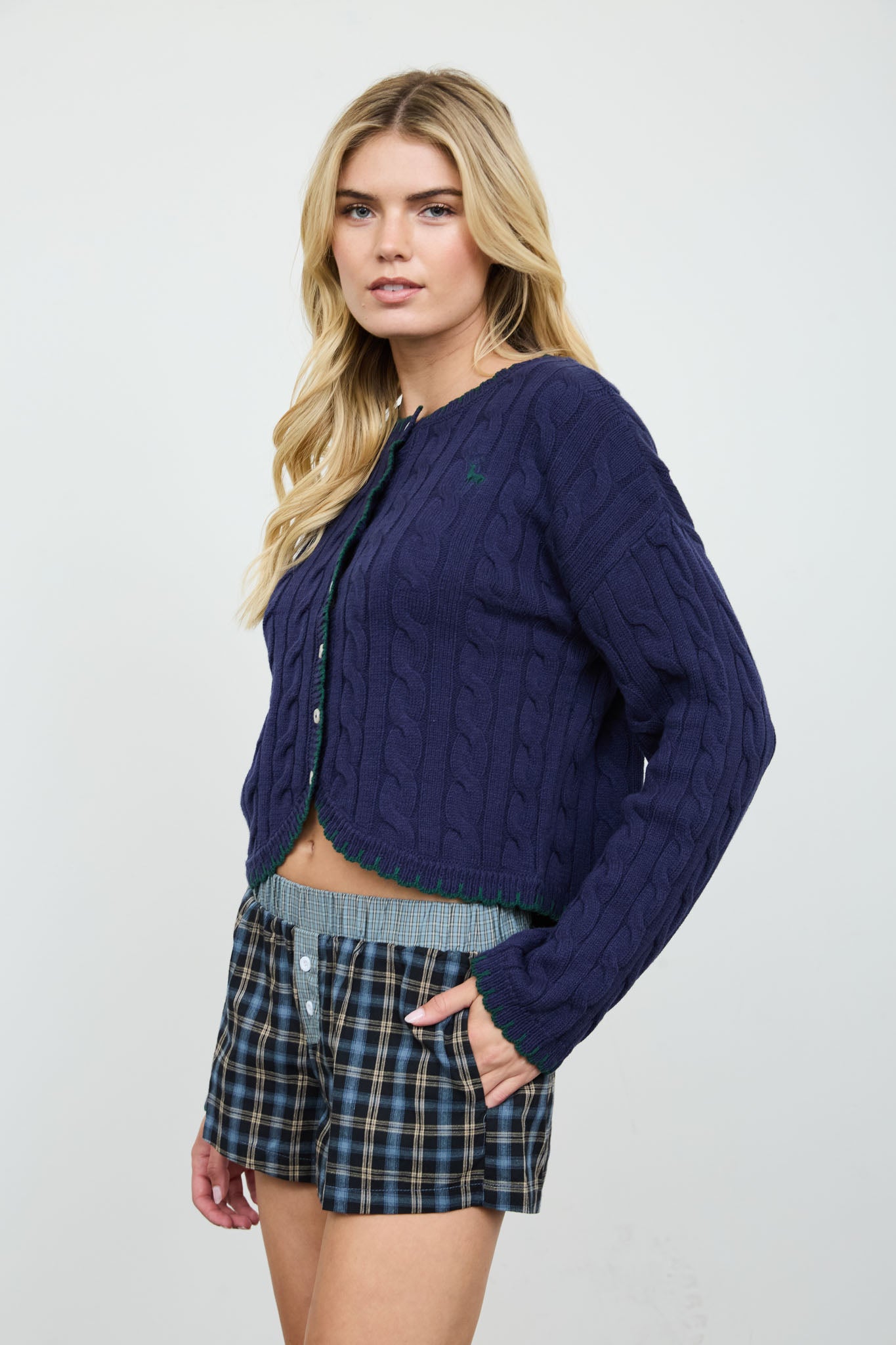 CABLE KNIT REINDEER EMBROIDERED SCALLOP CARDIGAN