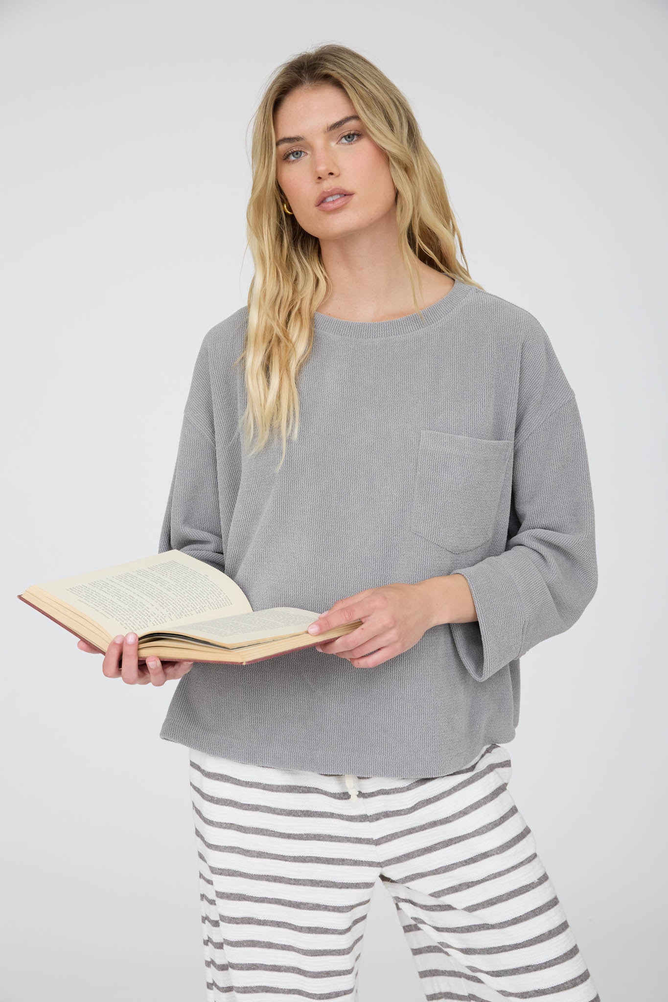 OVERSIZED LONG SLEEVE TEXTURED KNIT TOP (PRE-ORDER)