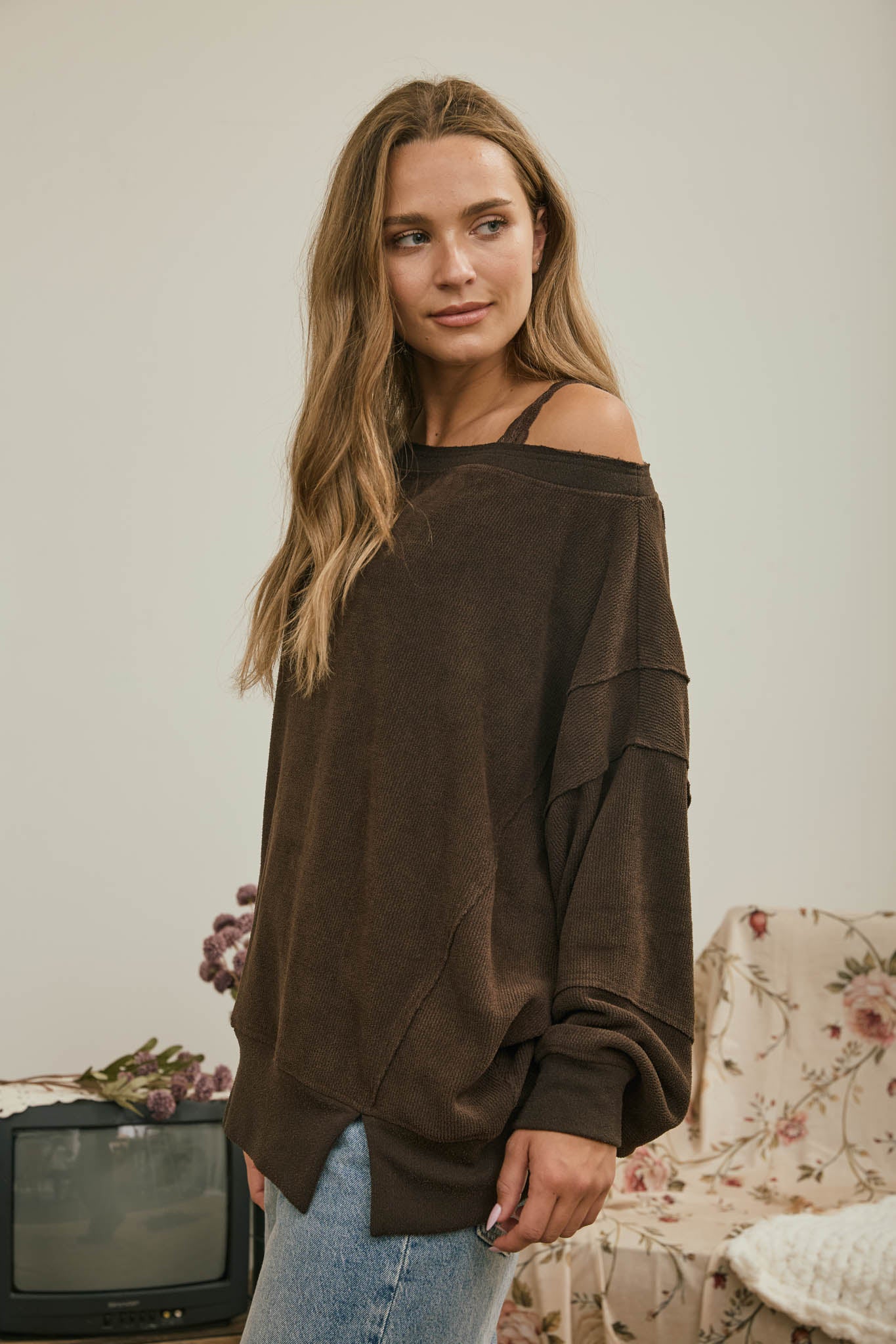 TIERED SLEEVE BOAT NECK EXPOSED SEAM KNIT TOP (PRE-ORDER)