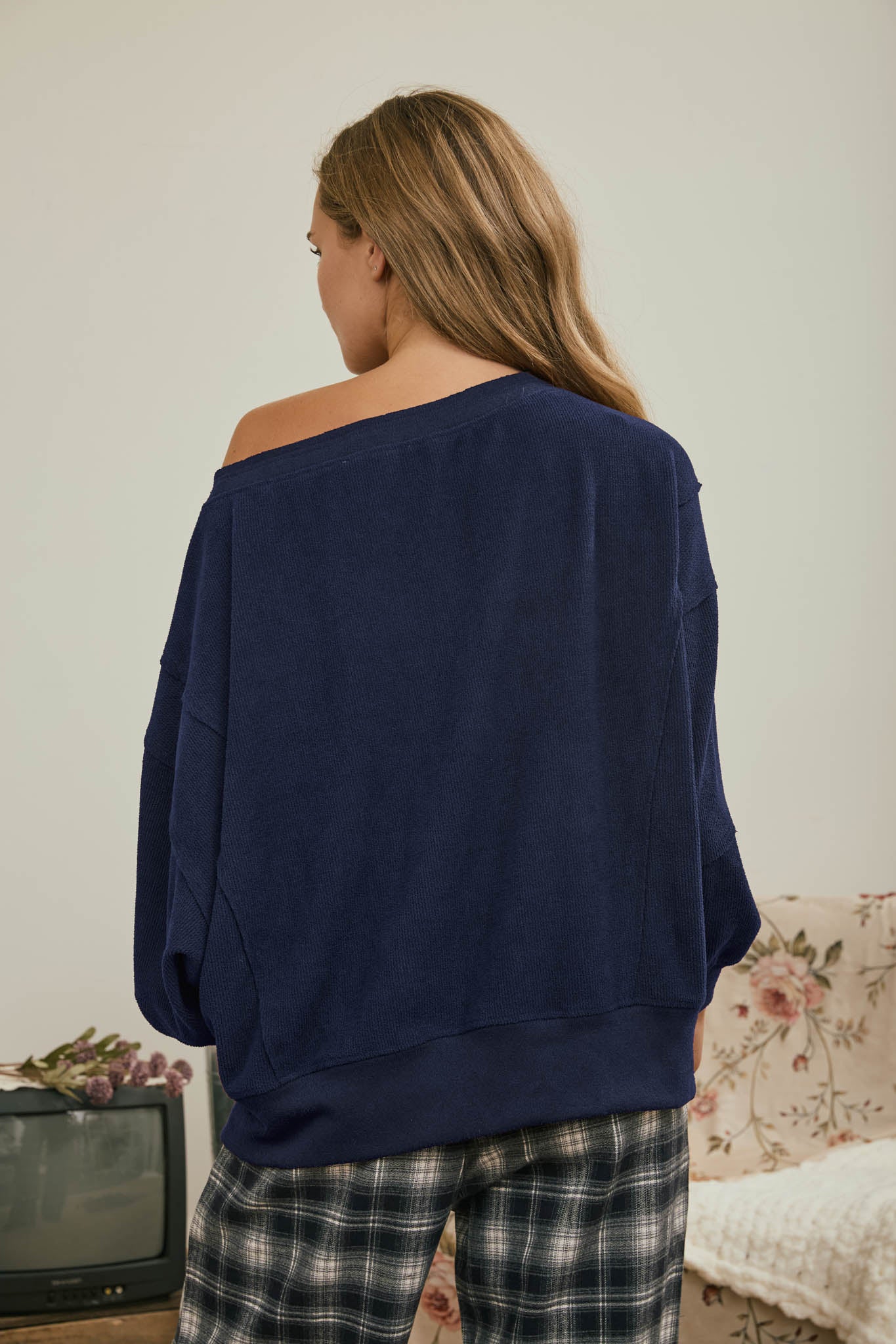 TIERED SLEEVE BOAT NECK EXPOSED SEAM KNIT TOP (PRE-ORDER)