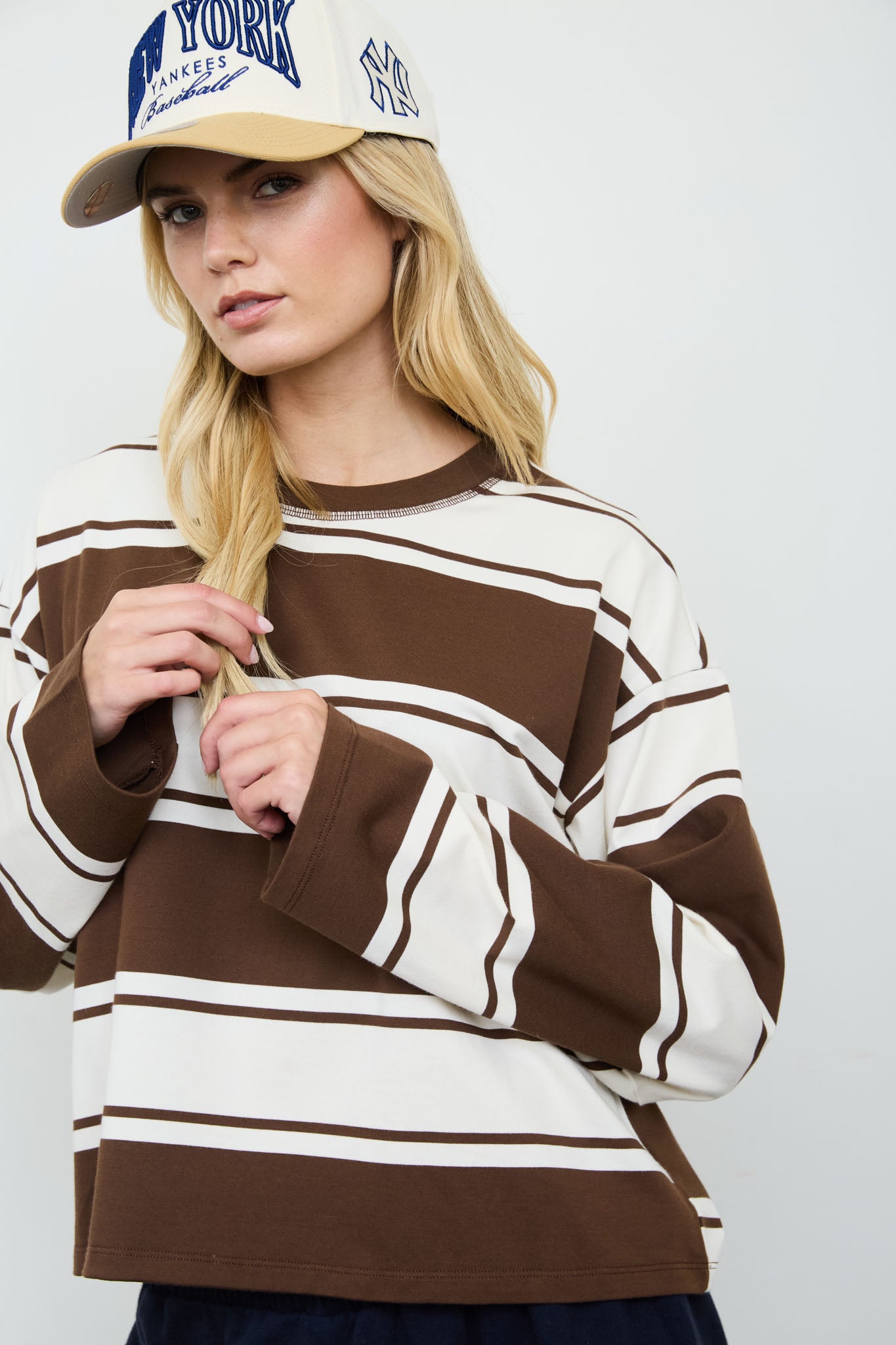 WIDE STRIPE CREW NECK LONG SLEEVE KNIT SWEATSHIRT (PRE-ORDER)